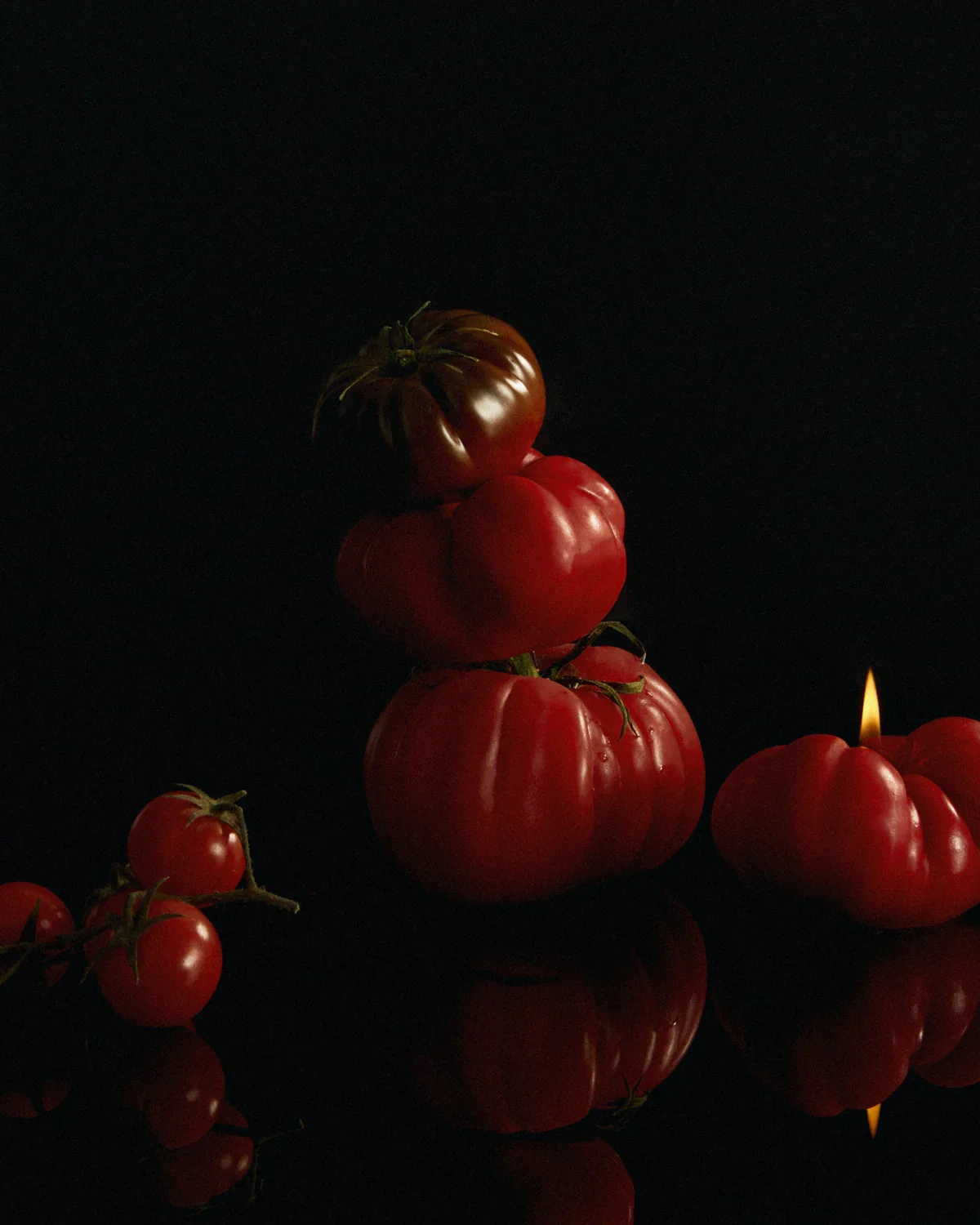 nonnas-grocer-candles-tomatoes-gift-her.webp