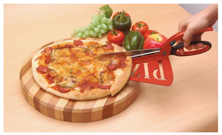 pizza-cutter-scissors-with-serving-plate-winkee.webp