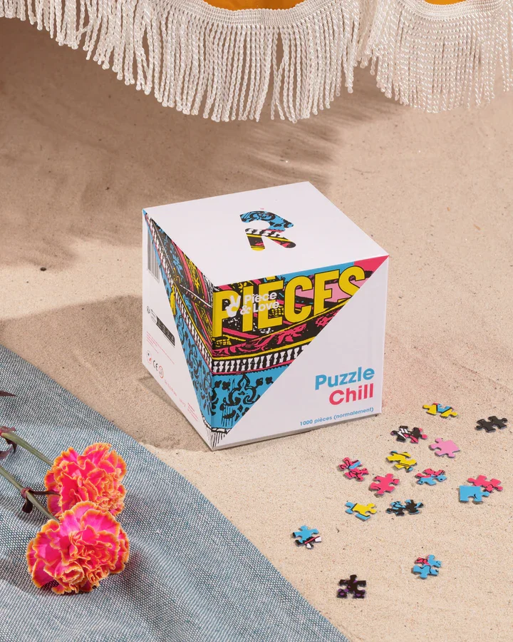 piece-and-love-puzzle-chill-box.webp