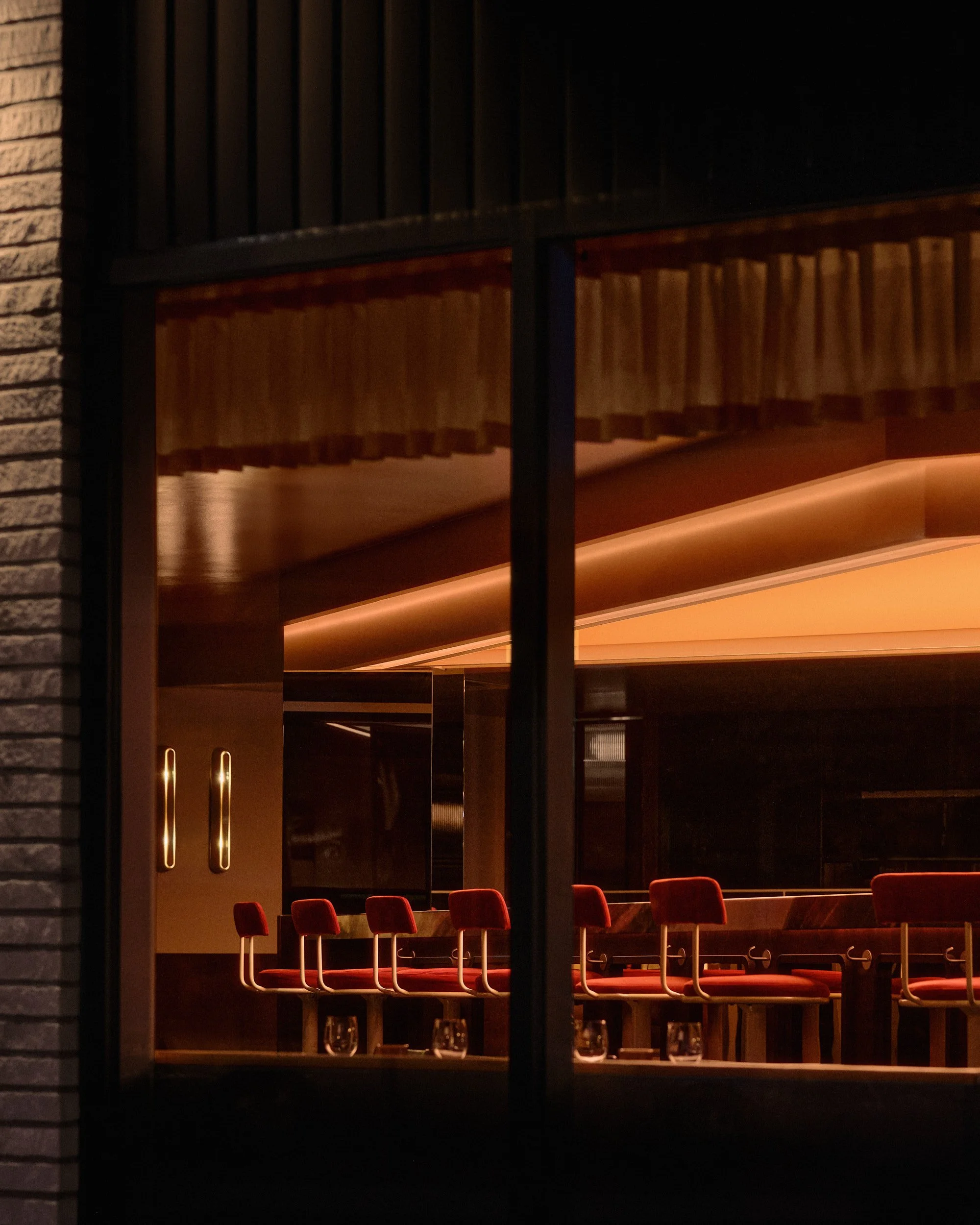 Limousine by Ivy Studio, Photo Copyright Alex Lesage 13.jpg