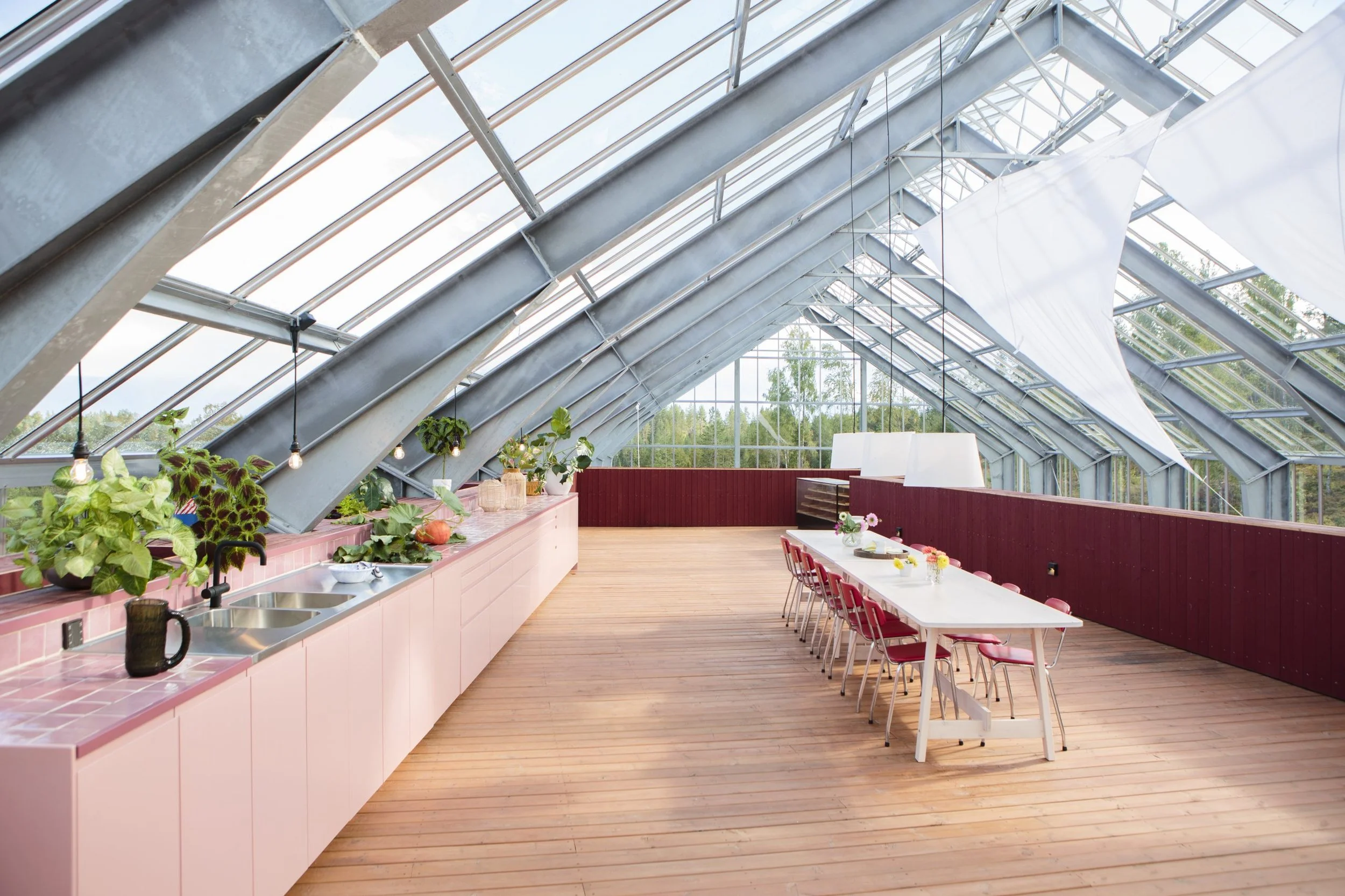 DH Extraordinary houses.jpg