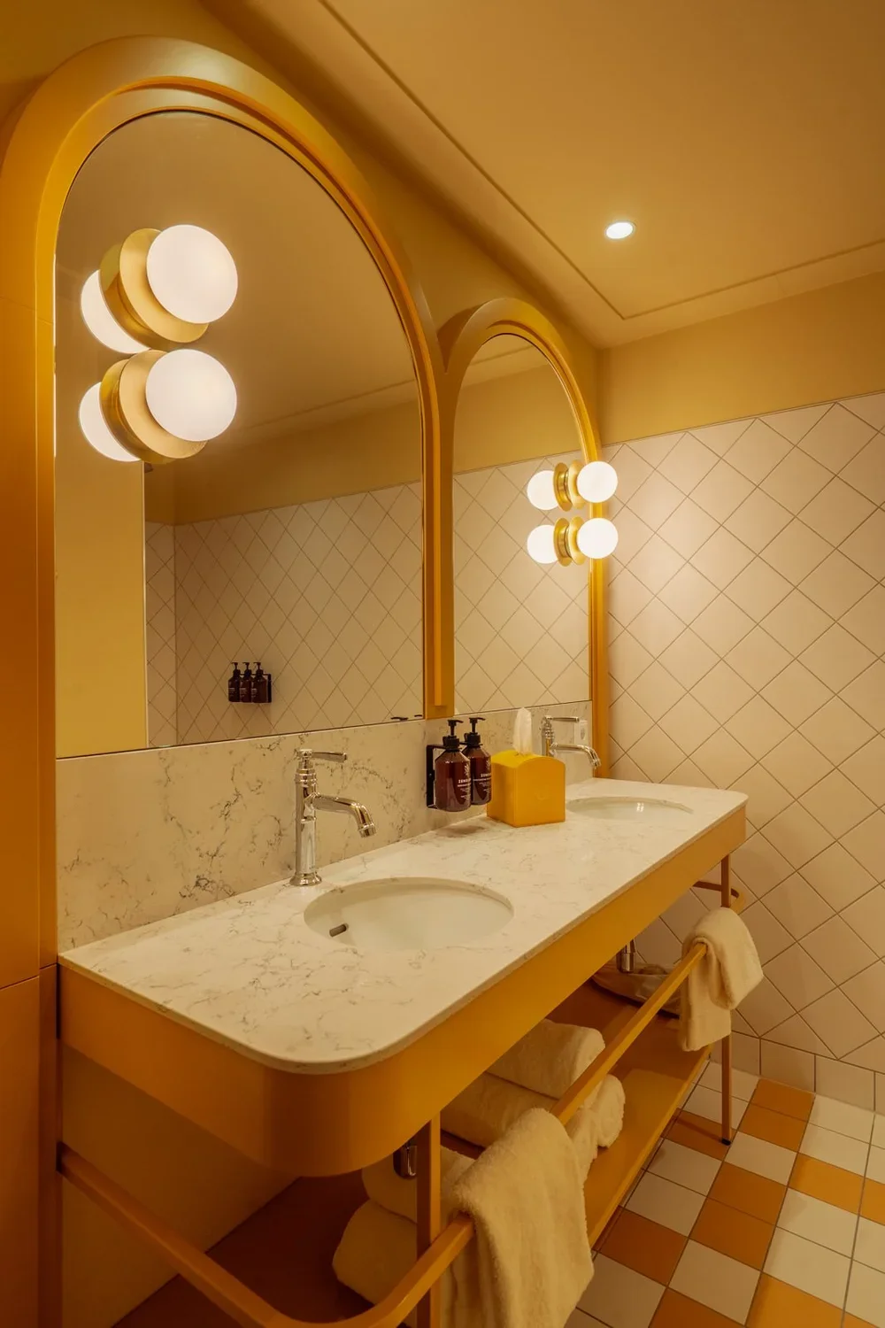 efteling-inspo-bathroom.webp