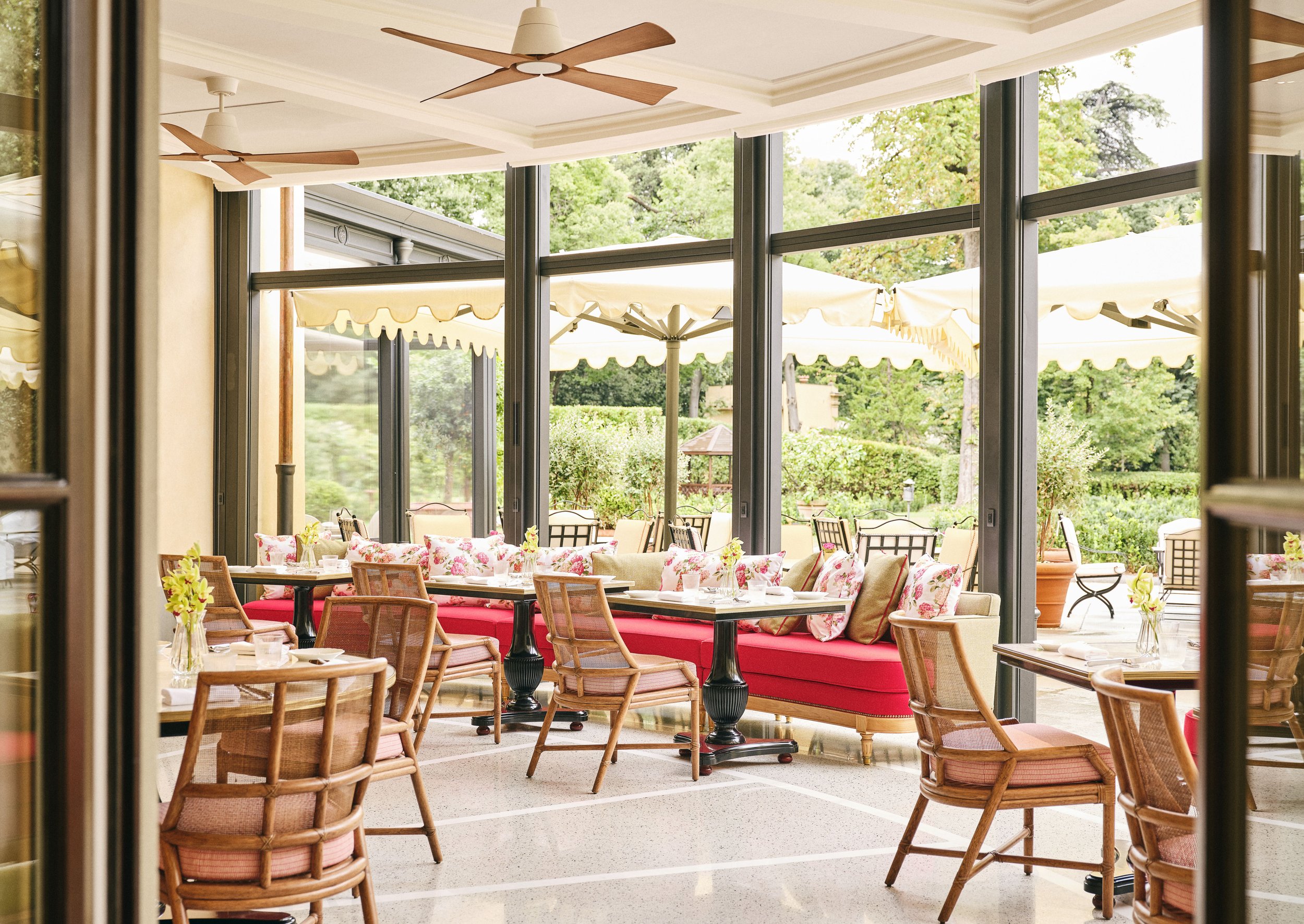 Onde restaurant red room_Credit Hospitality Builders.jpg