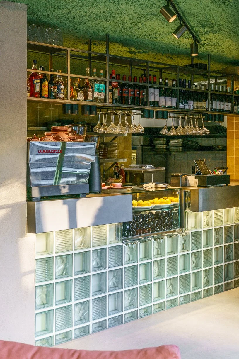 El-Departmento-Mira-Miranda-Bar.jpg