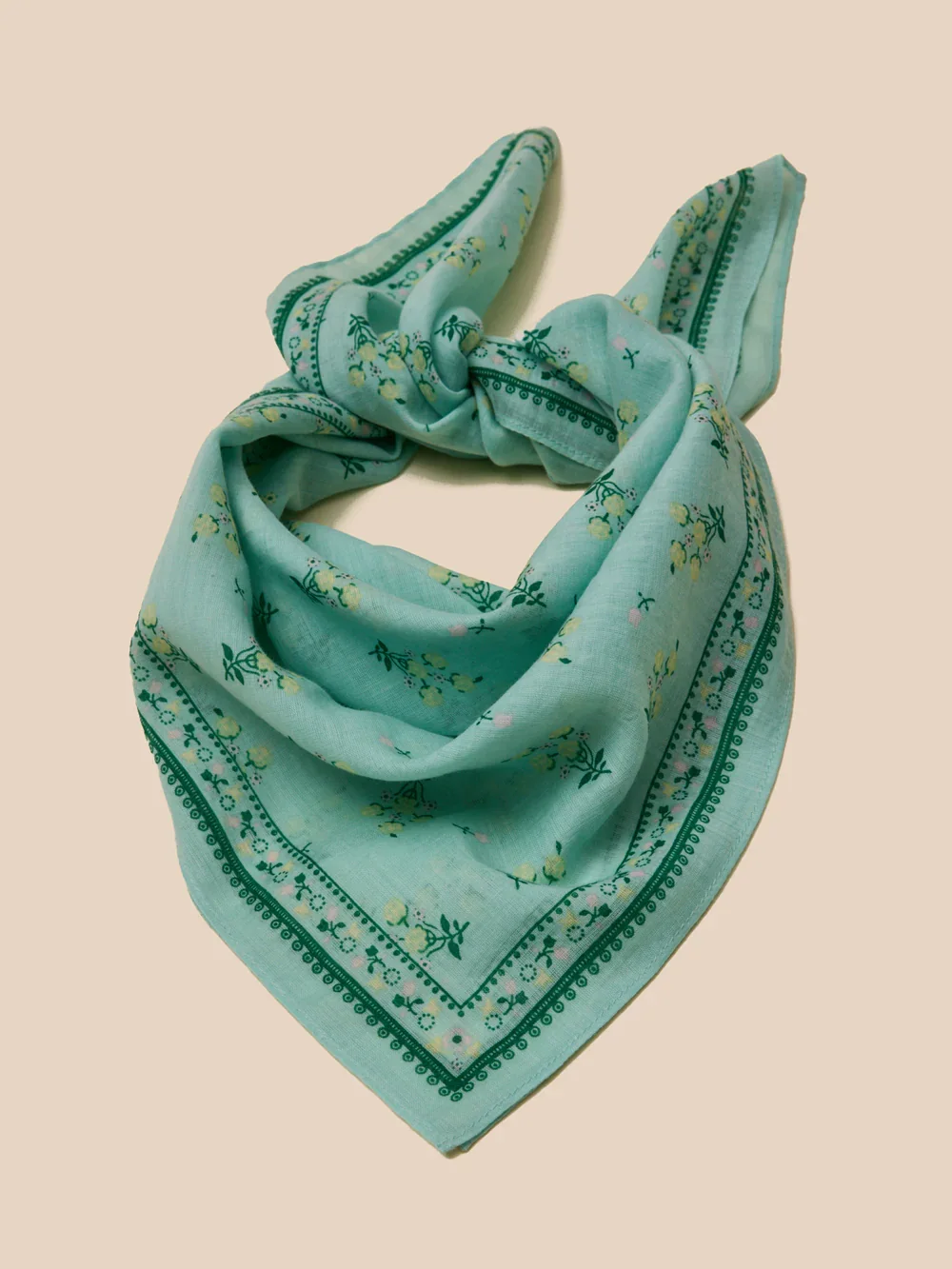 cyrillus scarf ss26.webp