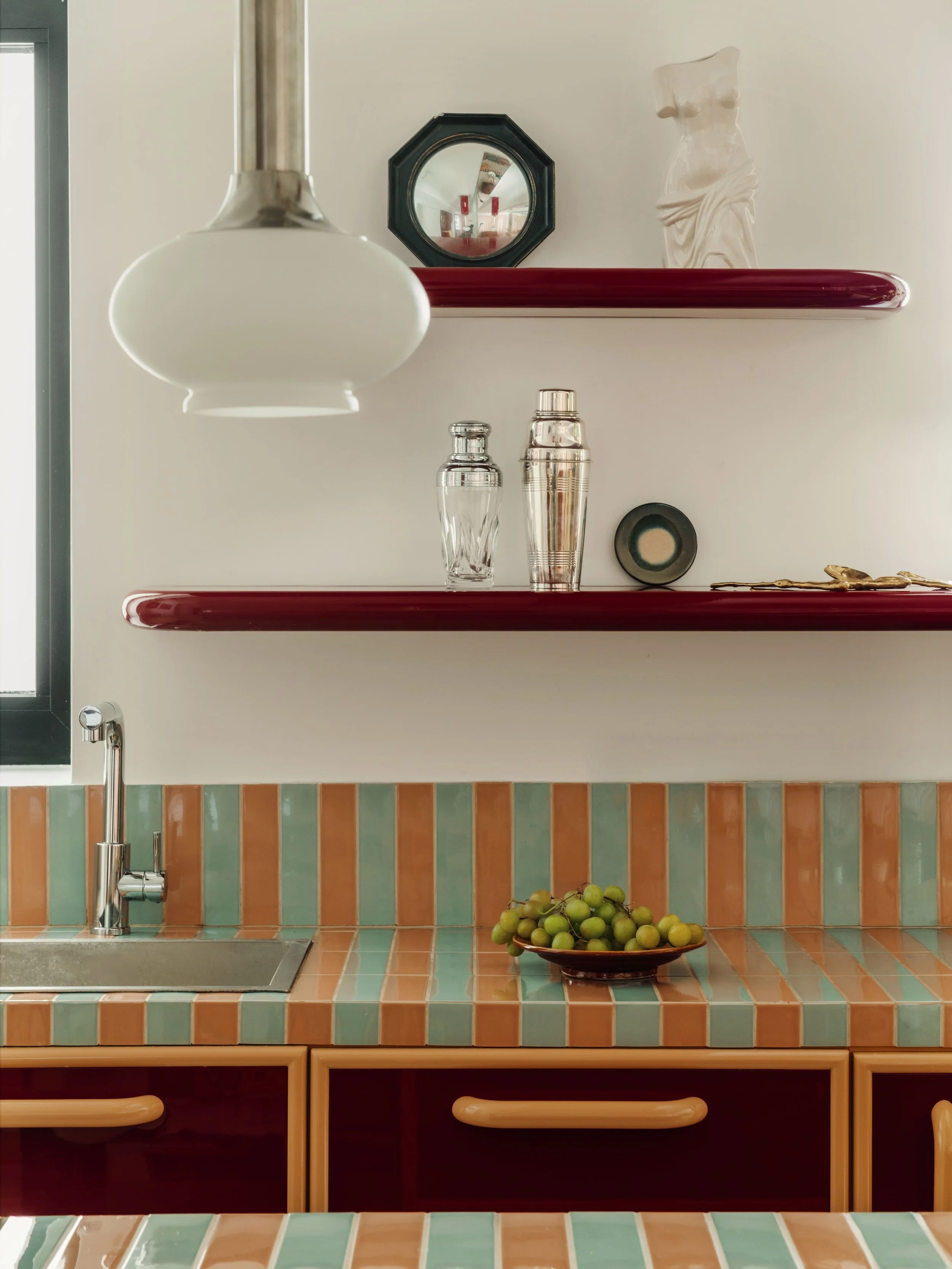 pigalle-paris-colourful-kitchen-design.jpg