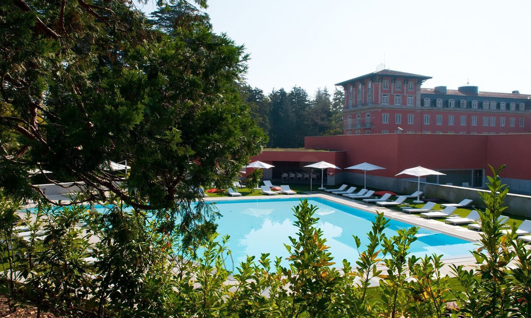 Vidago palace hotel_pool.jpg