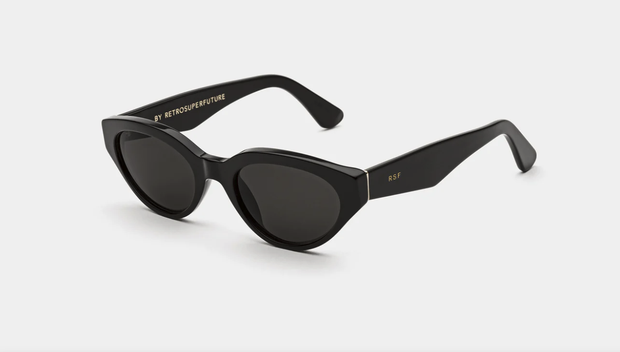 refined-summer-sunglasses-dark-lenses-effortless-style
