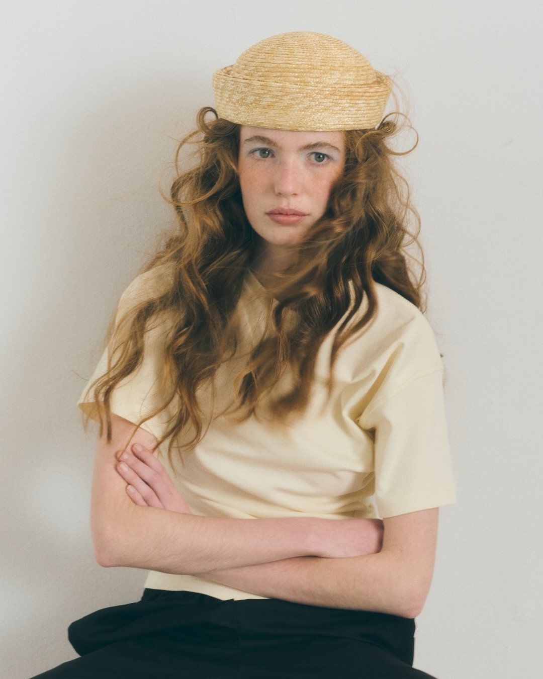 woven-summer-hat-natural-texture-versatile-look