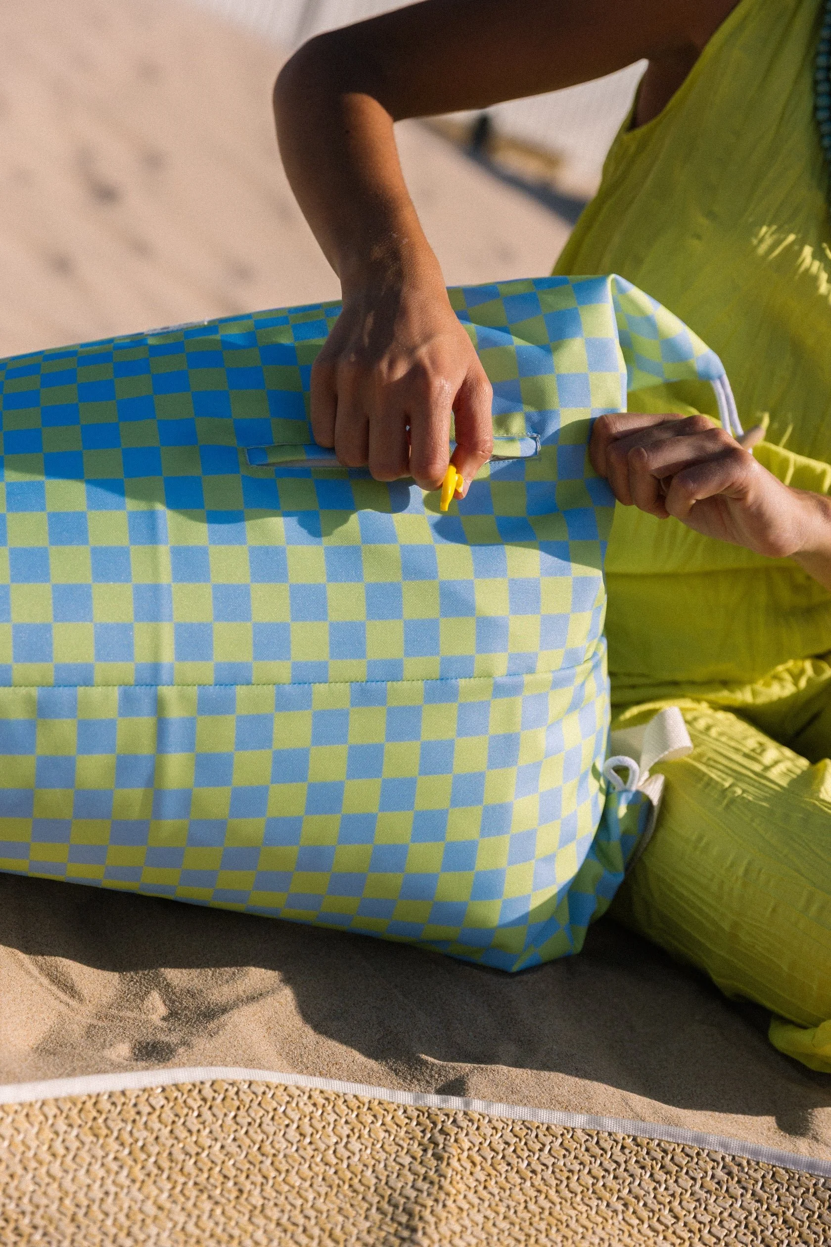 beach-cushion-minty-matcha-soft-comfort