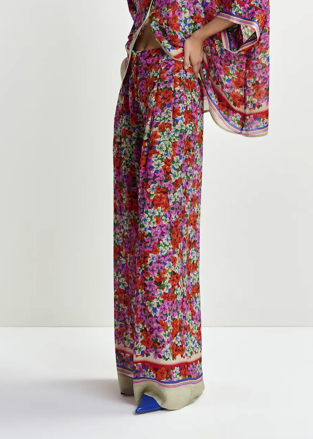 floral-set-bold-pattern-expressive-summer-look