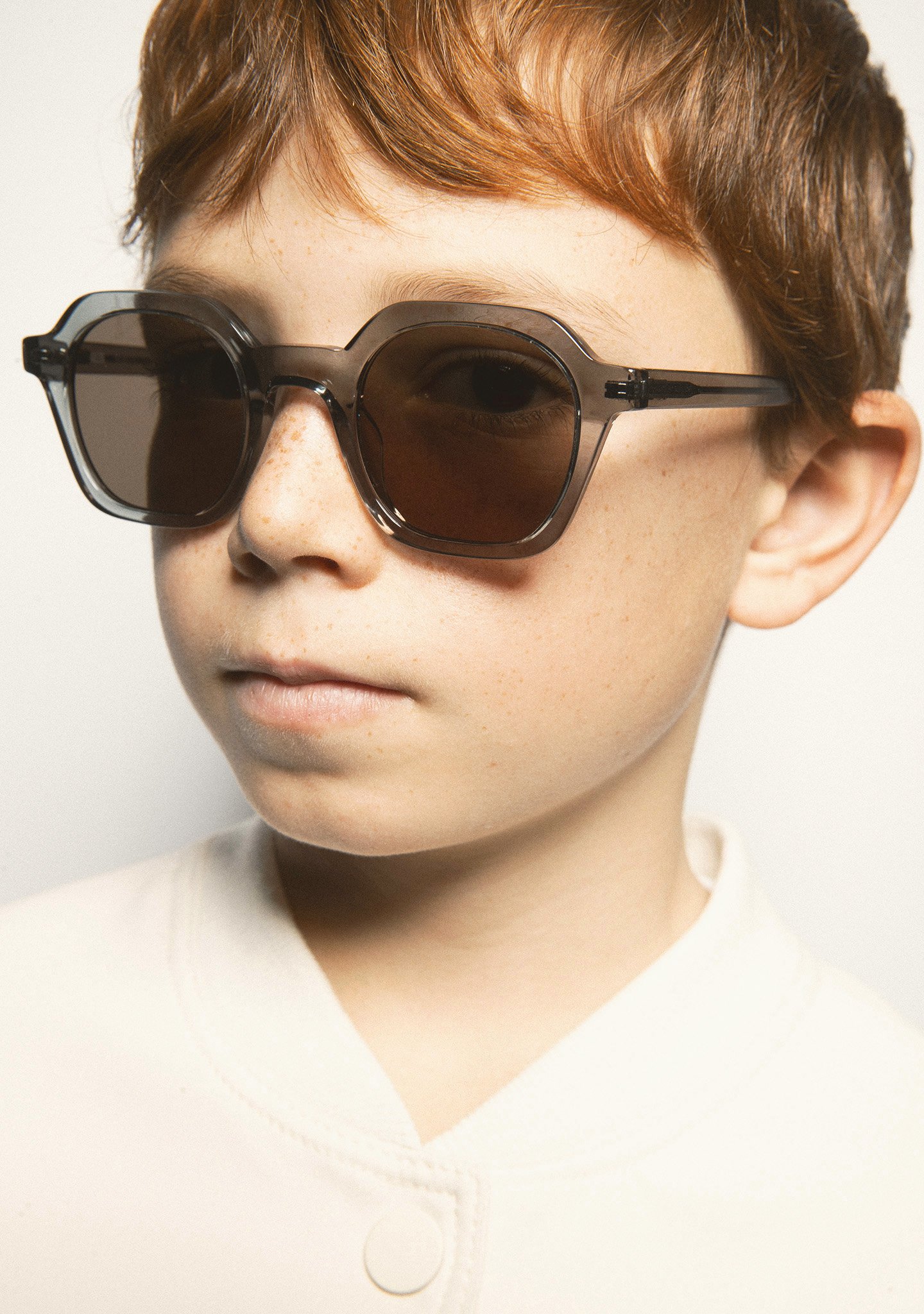 square-sunglasses-uv-protection-everyday-style