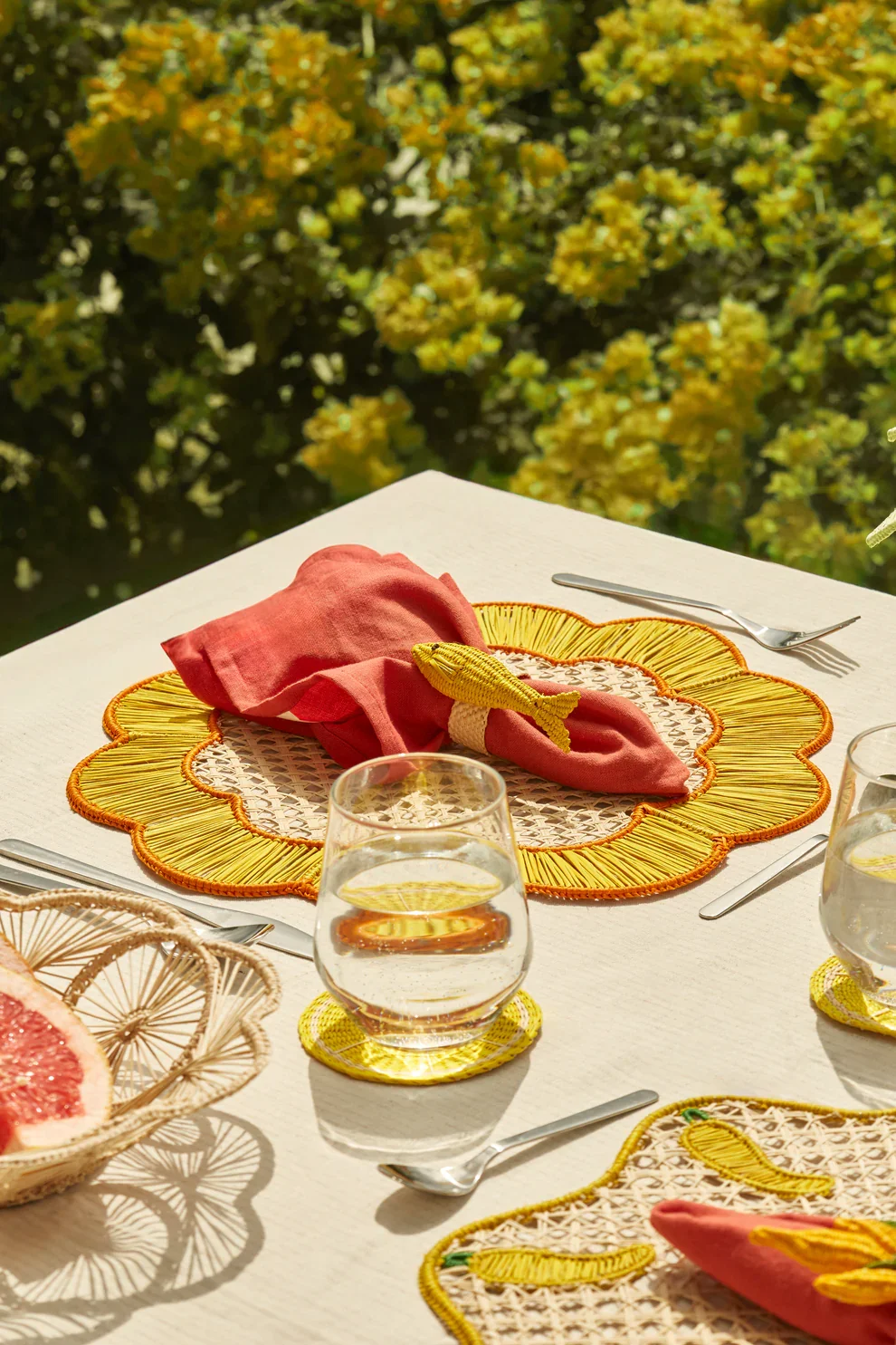 placemat-bowl-napkin-ring-fruit-appliqué-soft-textures