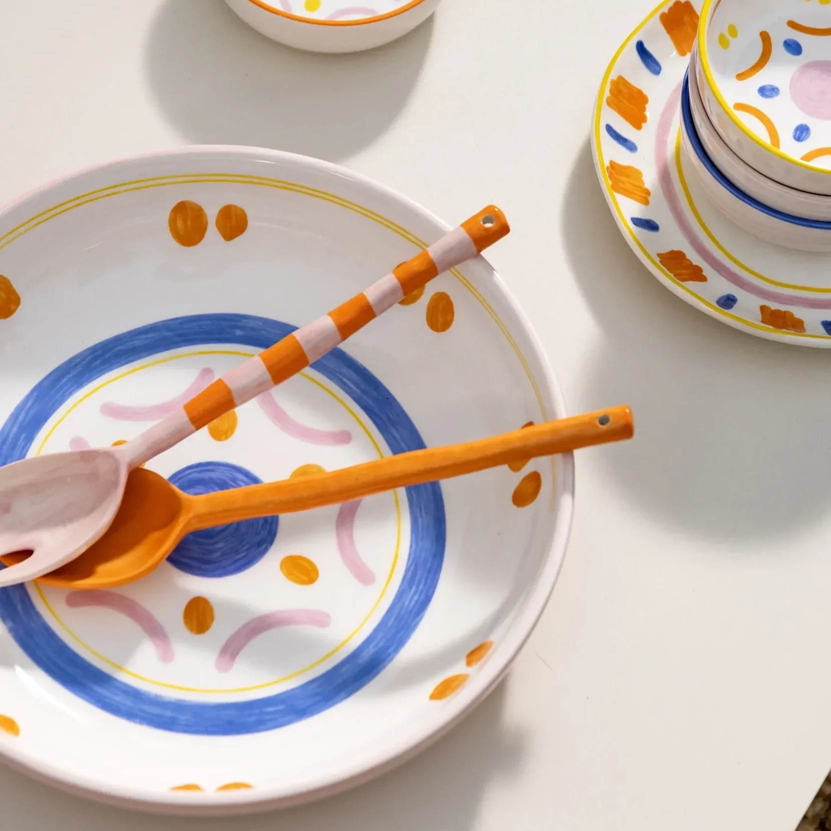 serving-utensils-clean-lines-everyday-hosting