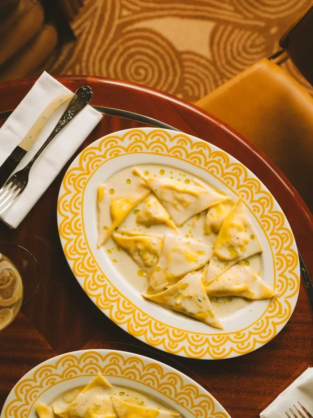 fresh-pasta-cacio-e-pepe-creamy-sauce-classic-dish