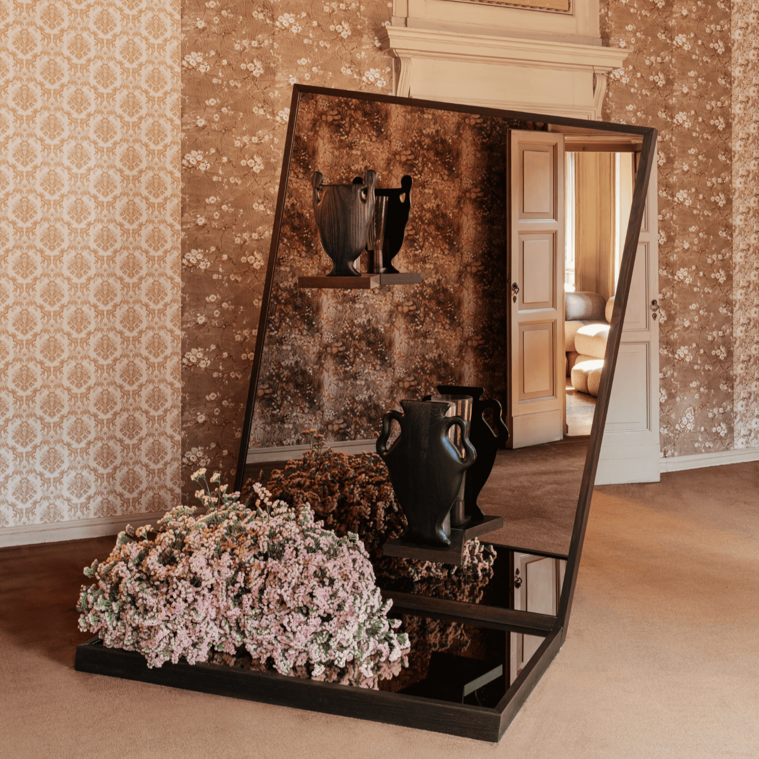 vase-hm-home-x-kelly-wearstler-milan-design-week-2026.png
