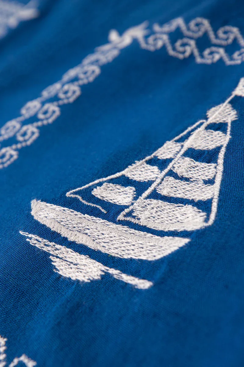 barcos-embroidered-short-blue-maison-mangostan-detail