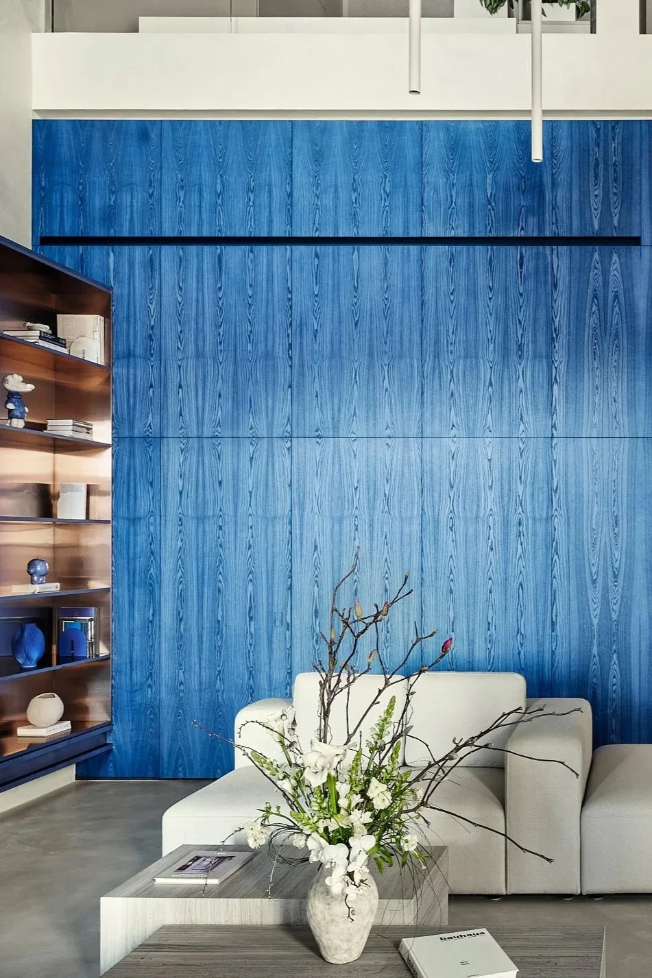 legenda-st-petersburg-lounge-blue-veneer-wall-bar-modular-seating