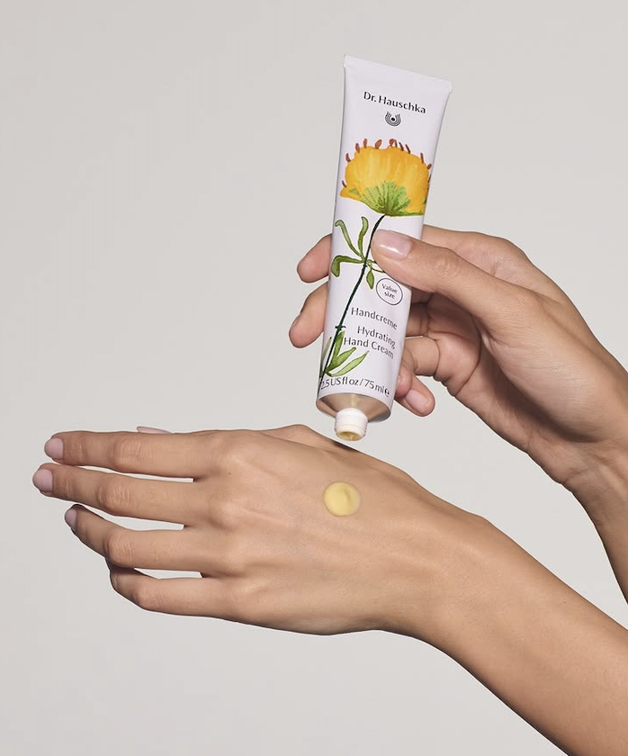 dr-hauschka-hand-cream-calendula-product-application