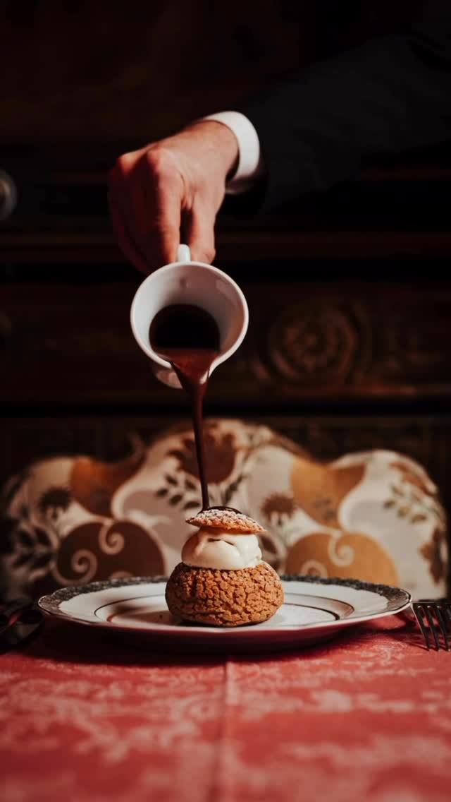 laperouse-paris-christophe-michalak-profiterole-chocolate-sauce