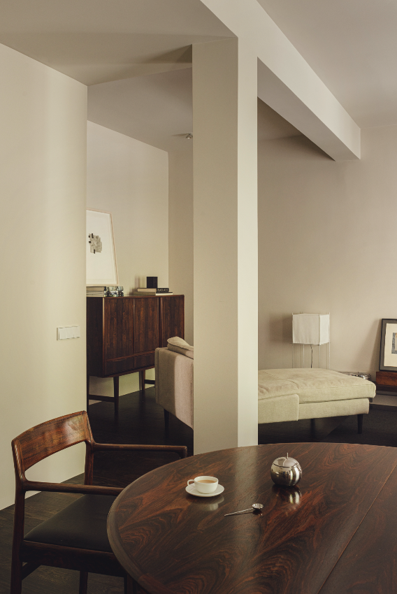 boulevard-6-dining-living-area-johannes-andersen-table-rosewood-sideboard-ortega-diago