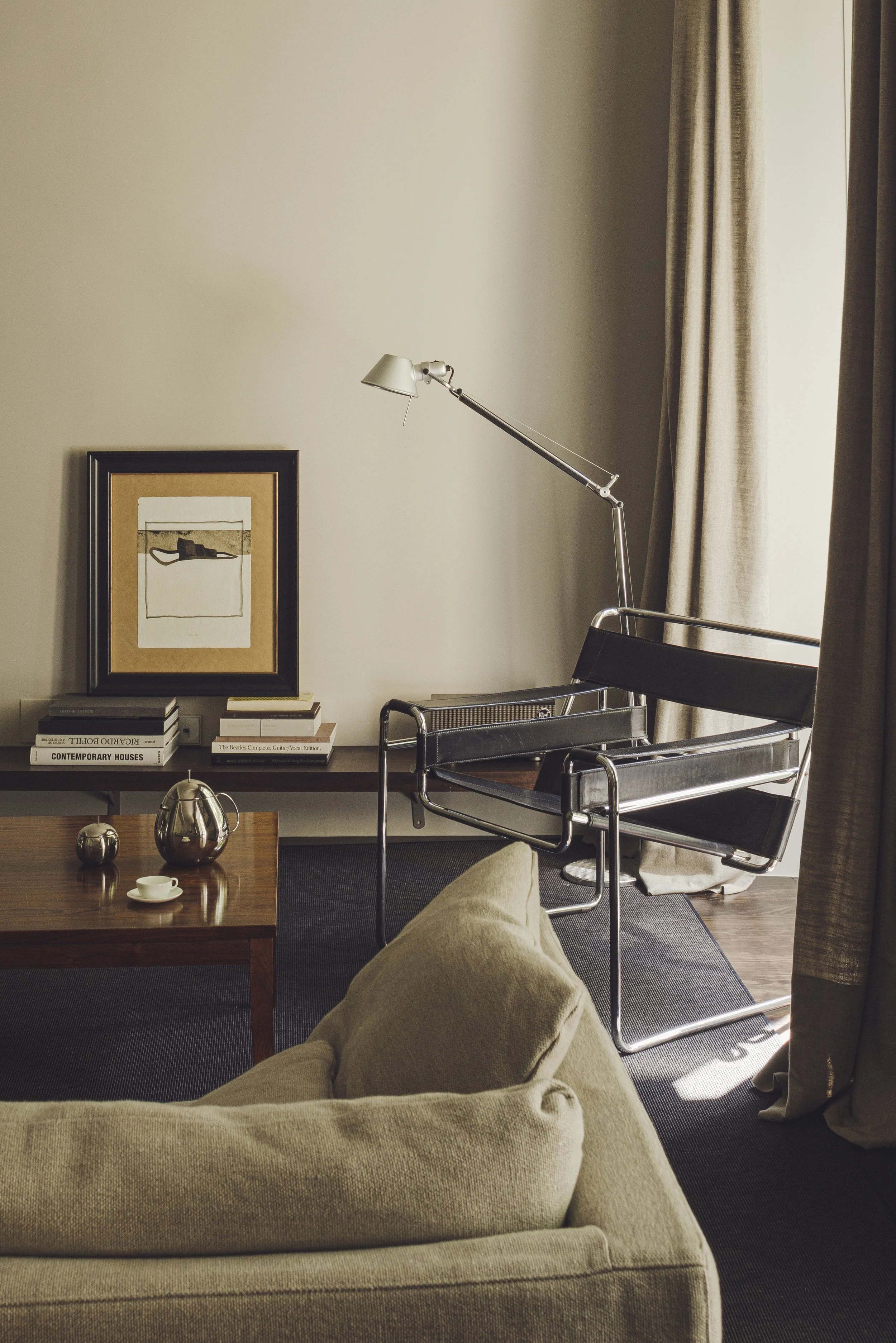 Boulevard 6: Inside Ortega Diago's Mid-Century Modernist Apartment in San Sebastián