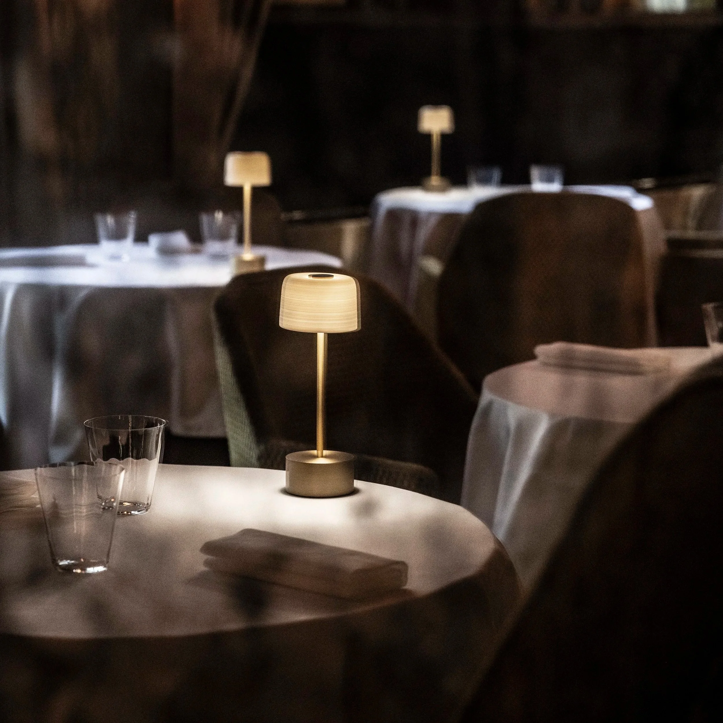 1890-savoy-hotel-voltra-lighting.jpg