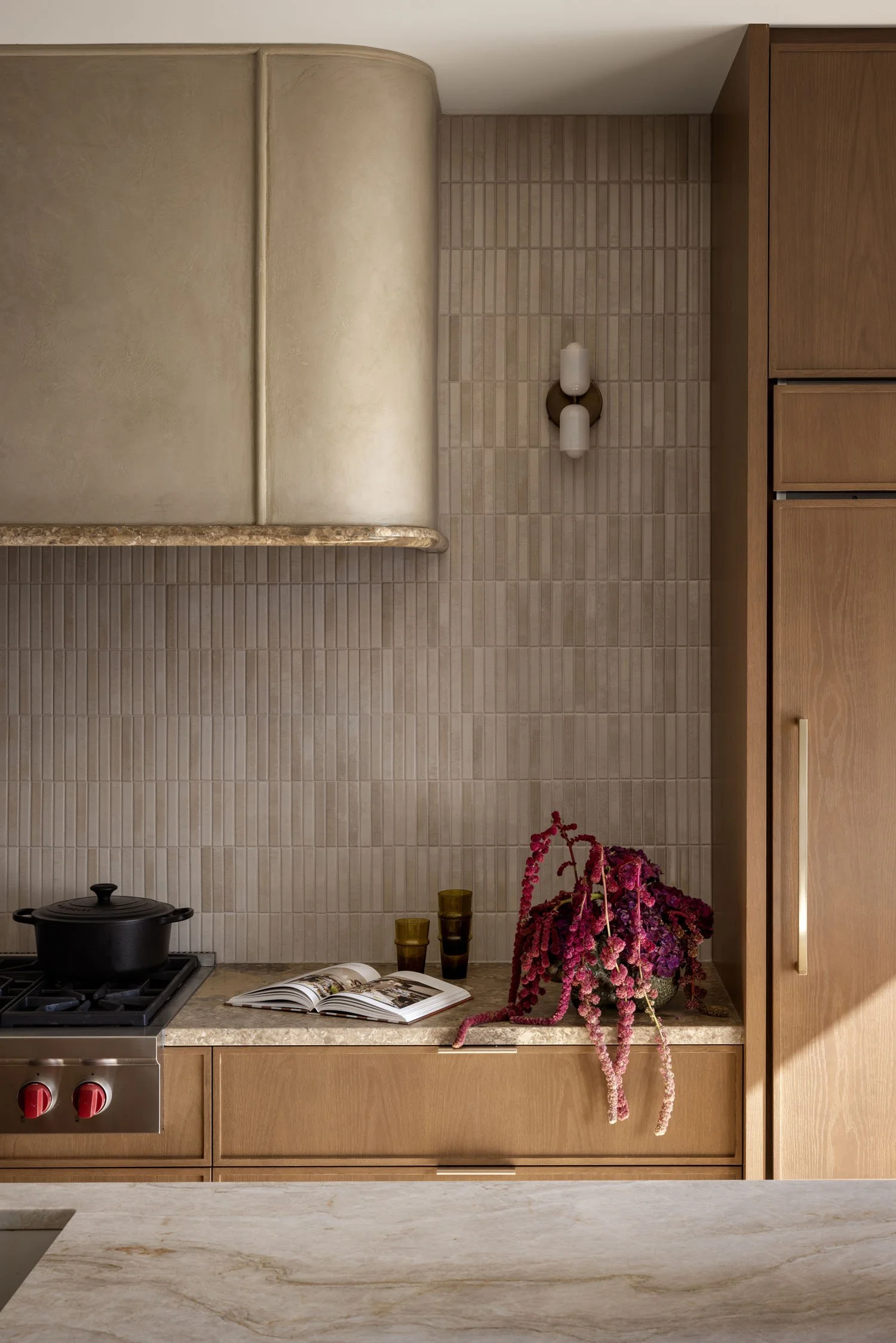 calgary-home-mera-studio-architects-oak-cabinetry-ribbed-tile-backsplash