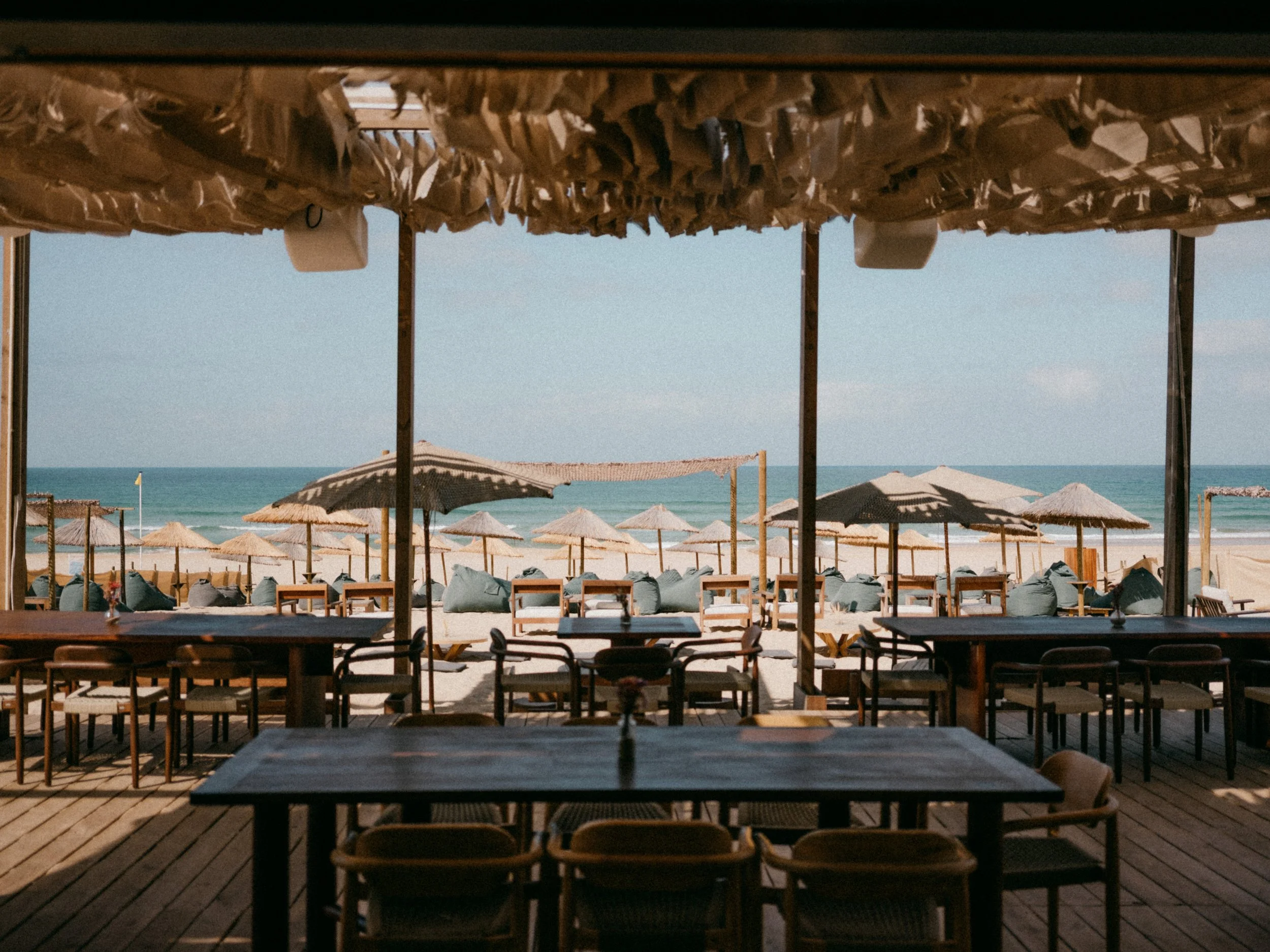 nuua-beach-costa-da-caparica-japanese-portuguese-fusion-restaurant