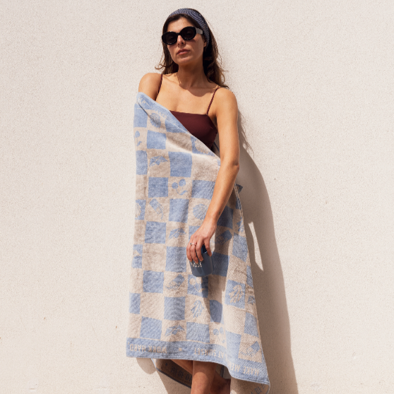 studio-astolfi-marshmellow-fabrics-out-of-office-beach-towel-cobalt-red