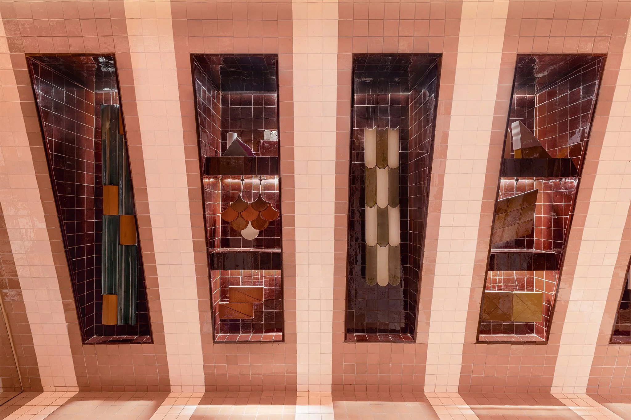 maora-ceramic-inclined-walls-design
