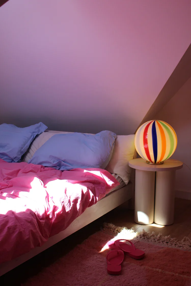 vetro-murano-rigadin-swirl-glass-lamp-detail-light-reflection-italy