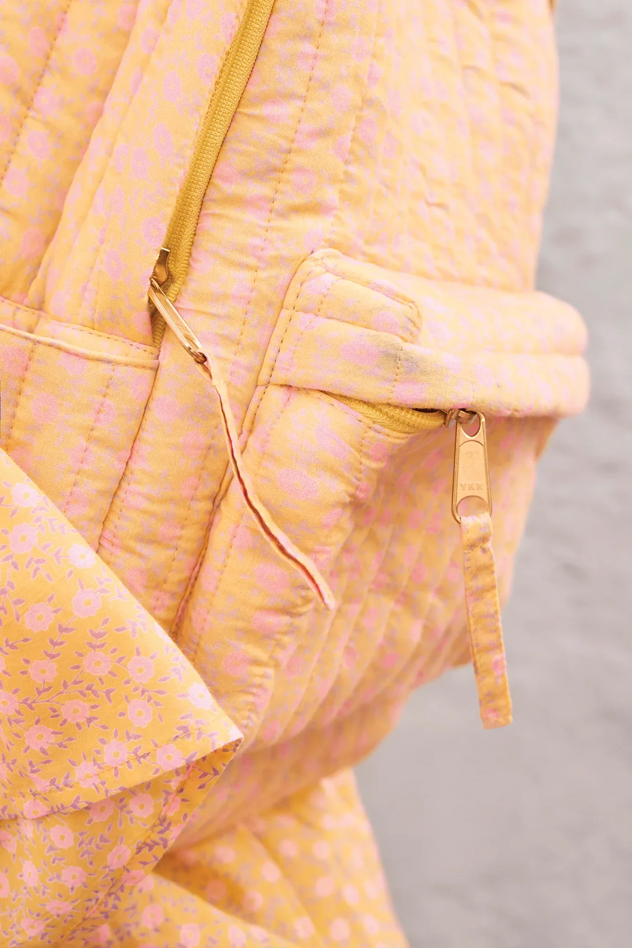 bonton-paris-backpack-foulfleur1.webp