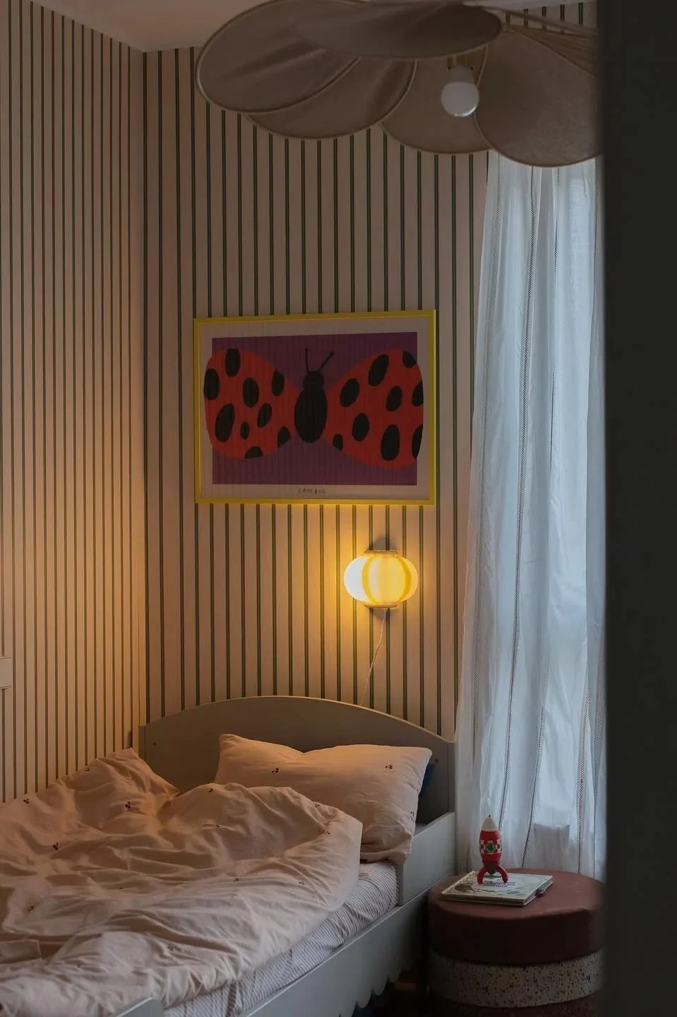 vetro-murano-lamp-kids-bedroom-colourful-handcrafted-pendant