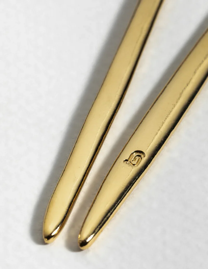 louise-damas-les-volutes-minimalist-gold-hair-accessory-office-style