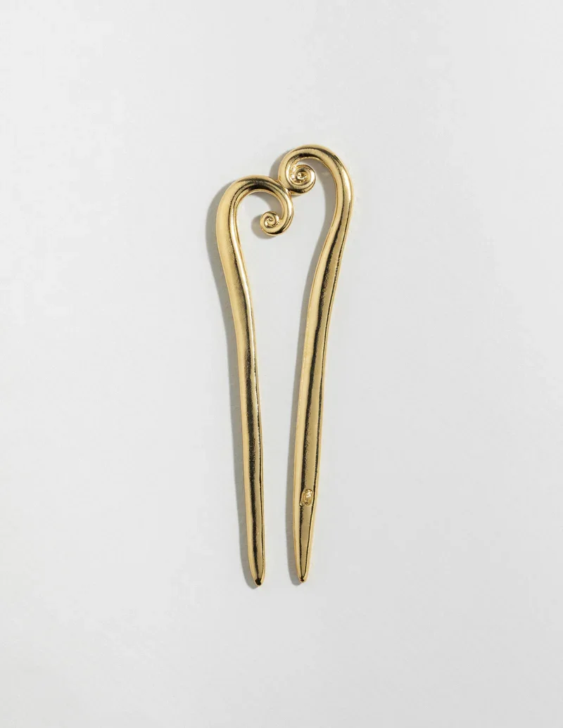 louise-damas-les-volutes-sculptural-gold-hair-pin-handcrafted-france