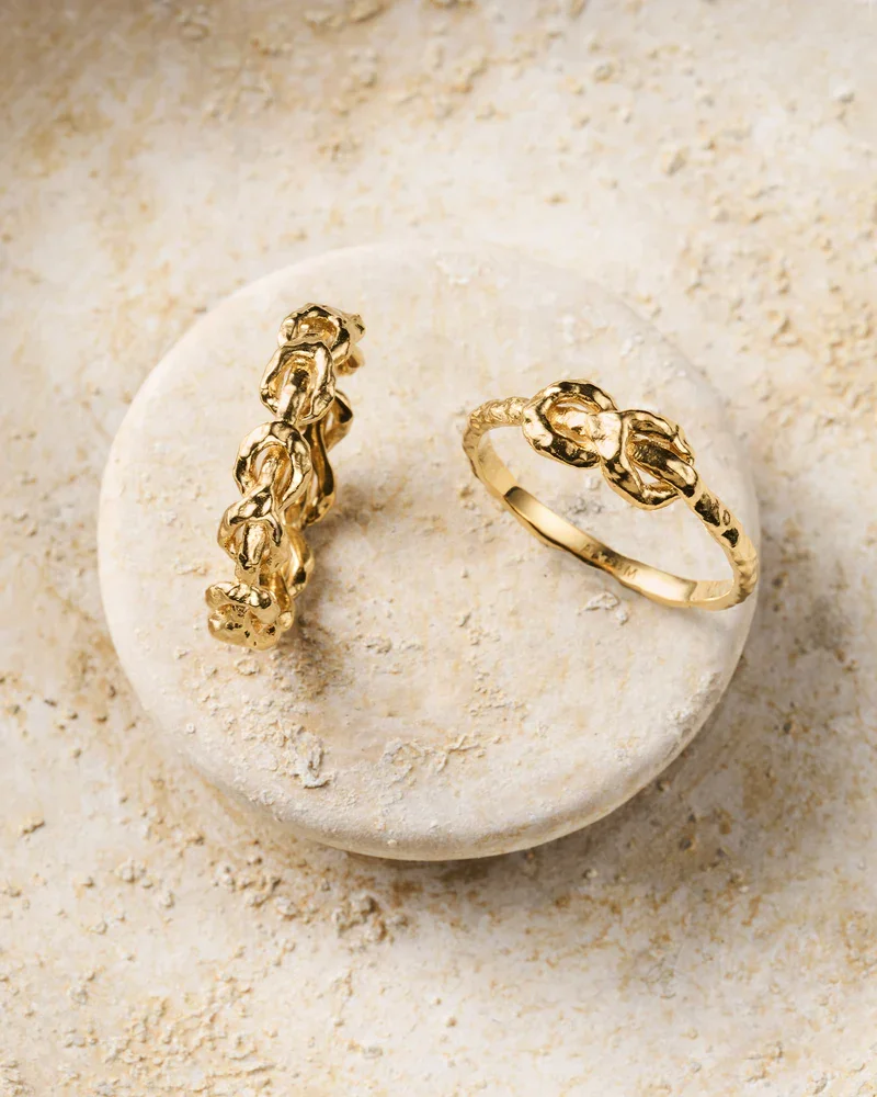 agapee-nodi-ring-polished-gold-finish-detail