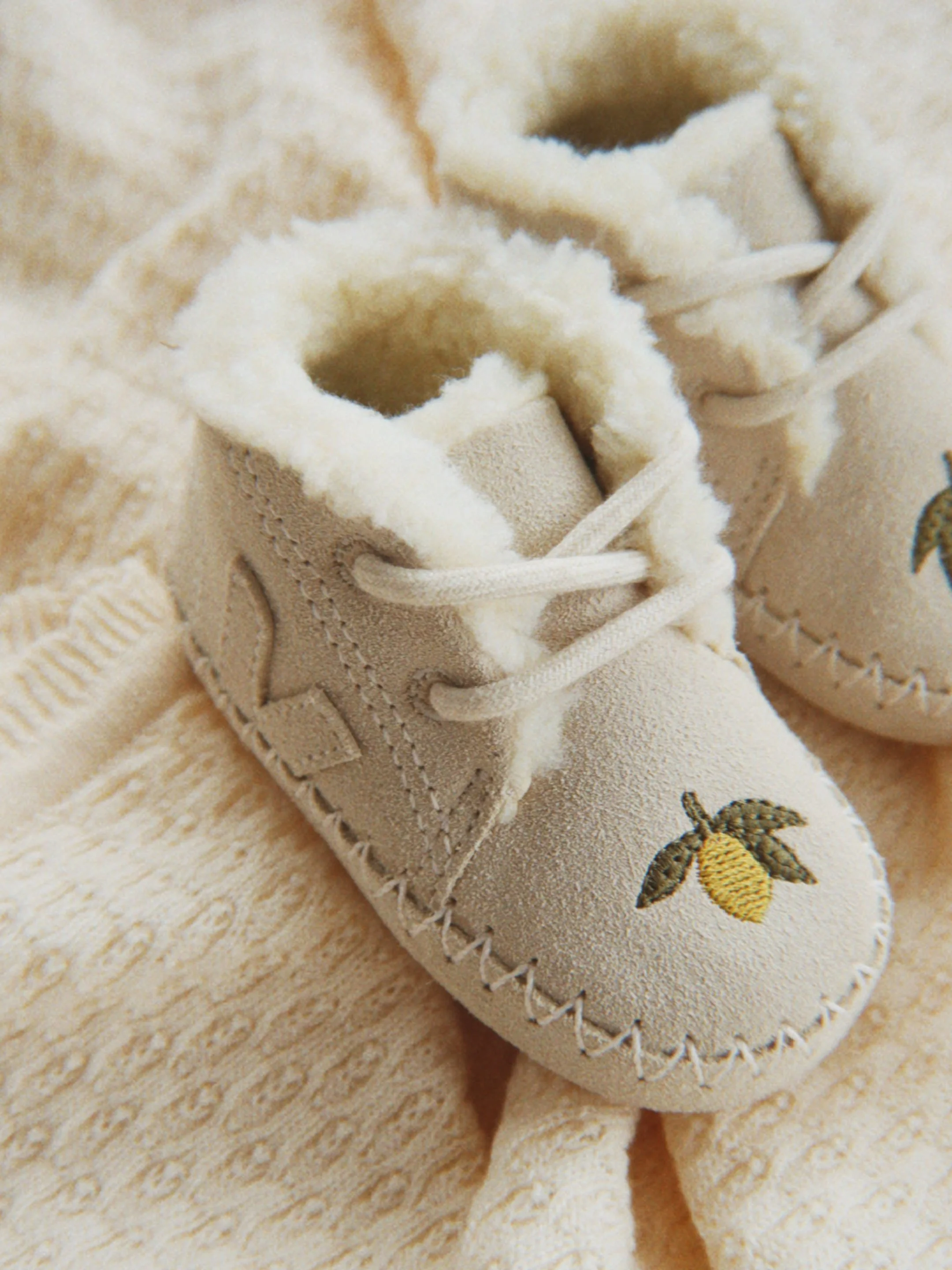 VEJA_AW26_KIDS_KONGES_POST_7.jpg