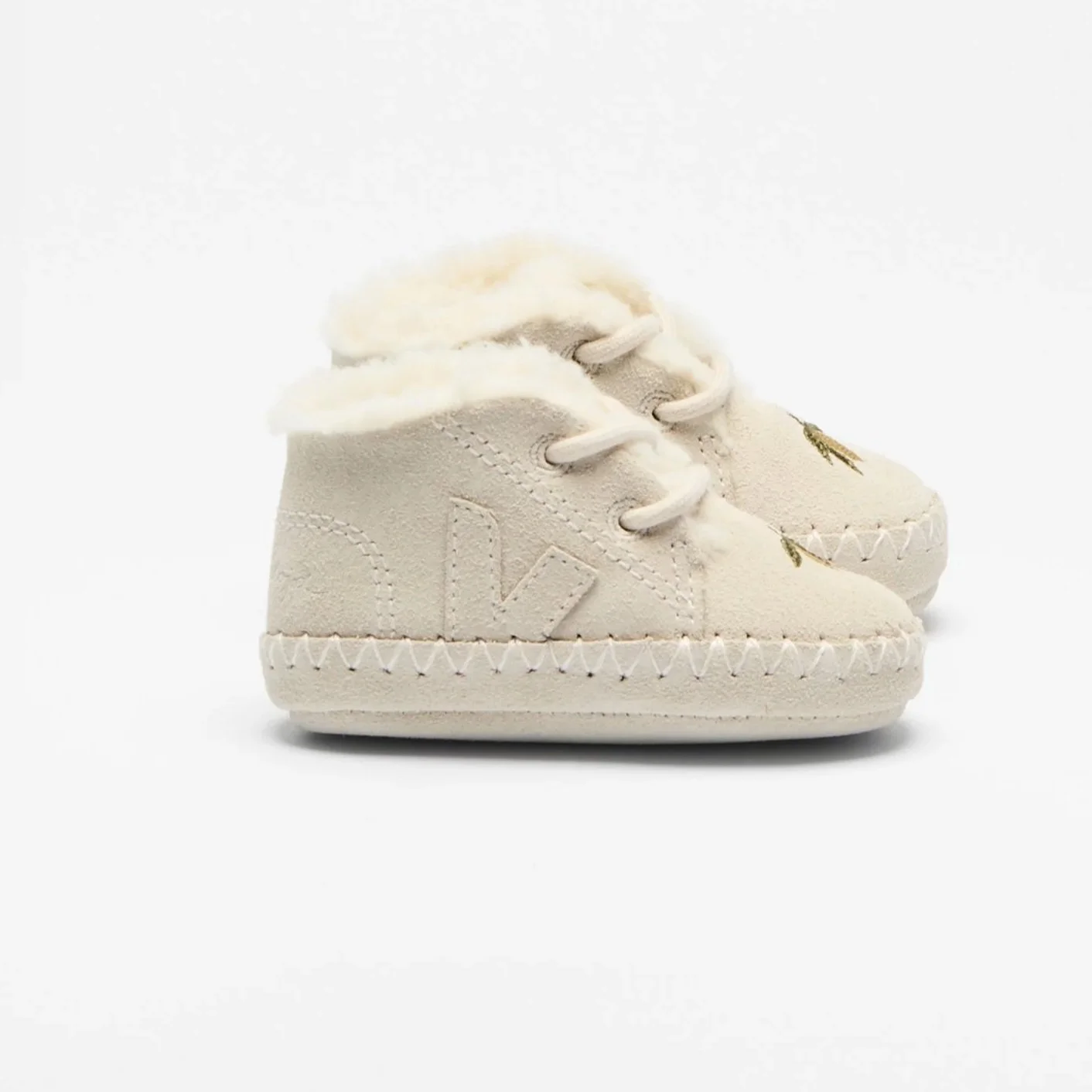 VEJA_BQ0322359_lateral.jpg