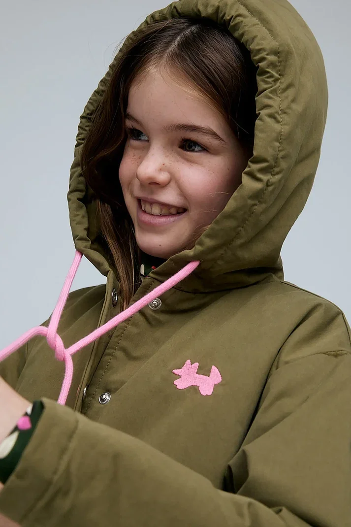 compania-fantastica-olive-coat2.webp