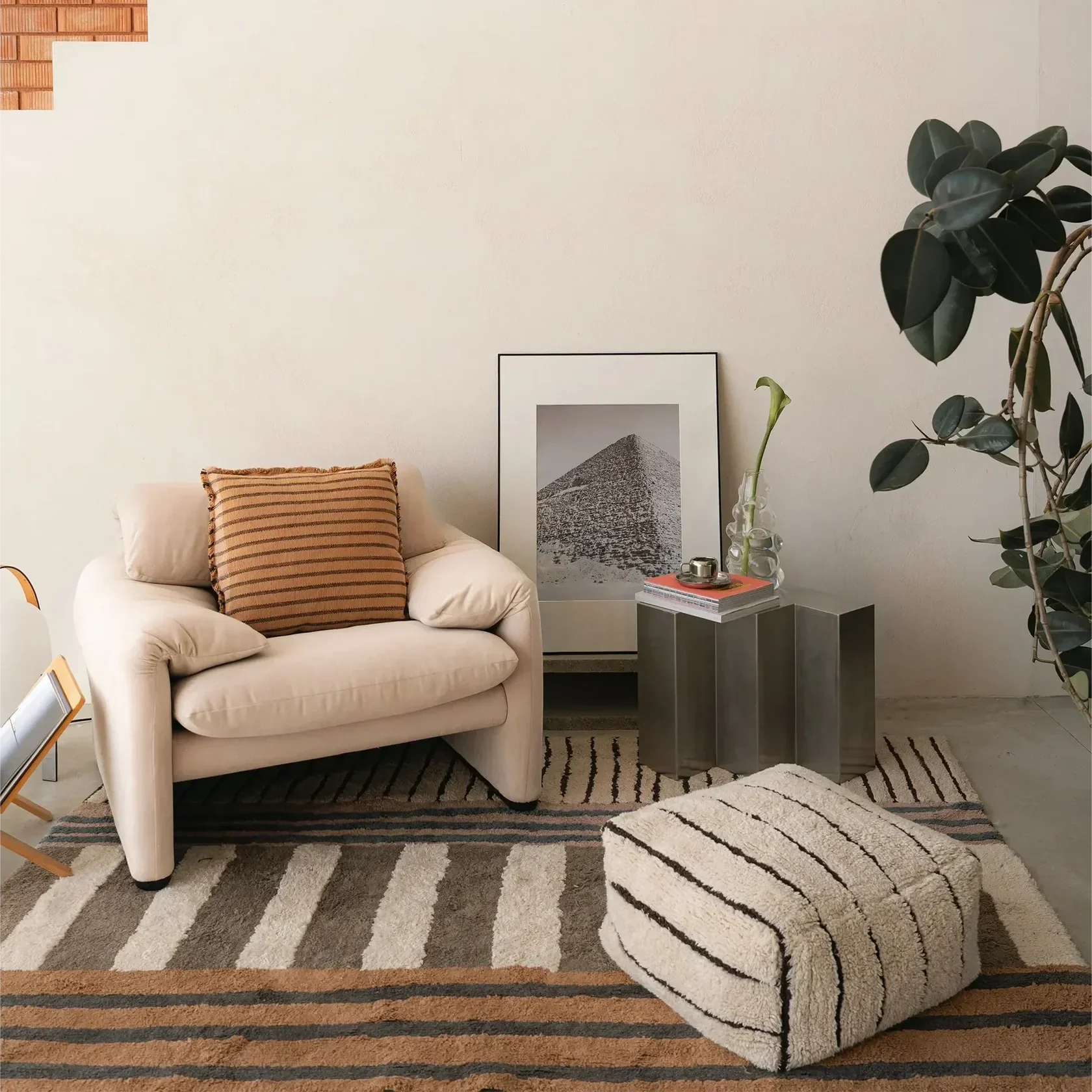 lorena-canals-washable-pouf