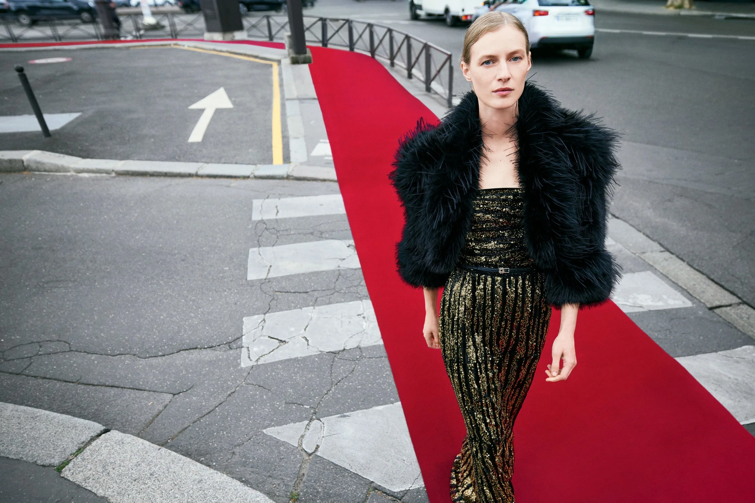 2024-ELIESAAB-Guest-Designer-PR-Campaign-Landscape-Image-3x2-sRGB-300ppi-03.jpg