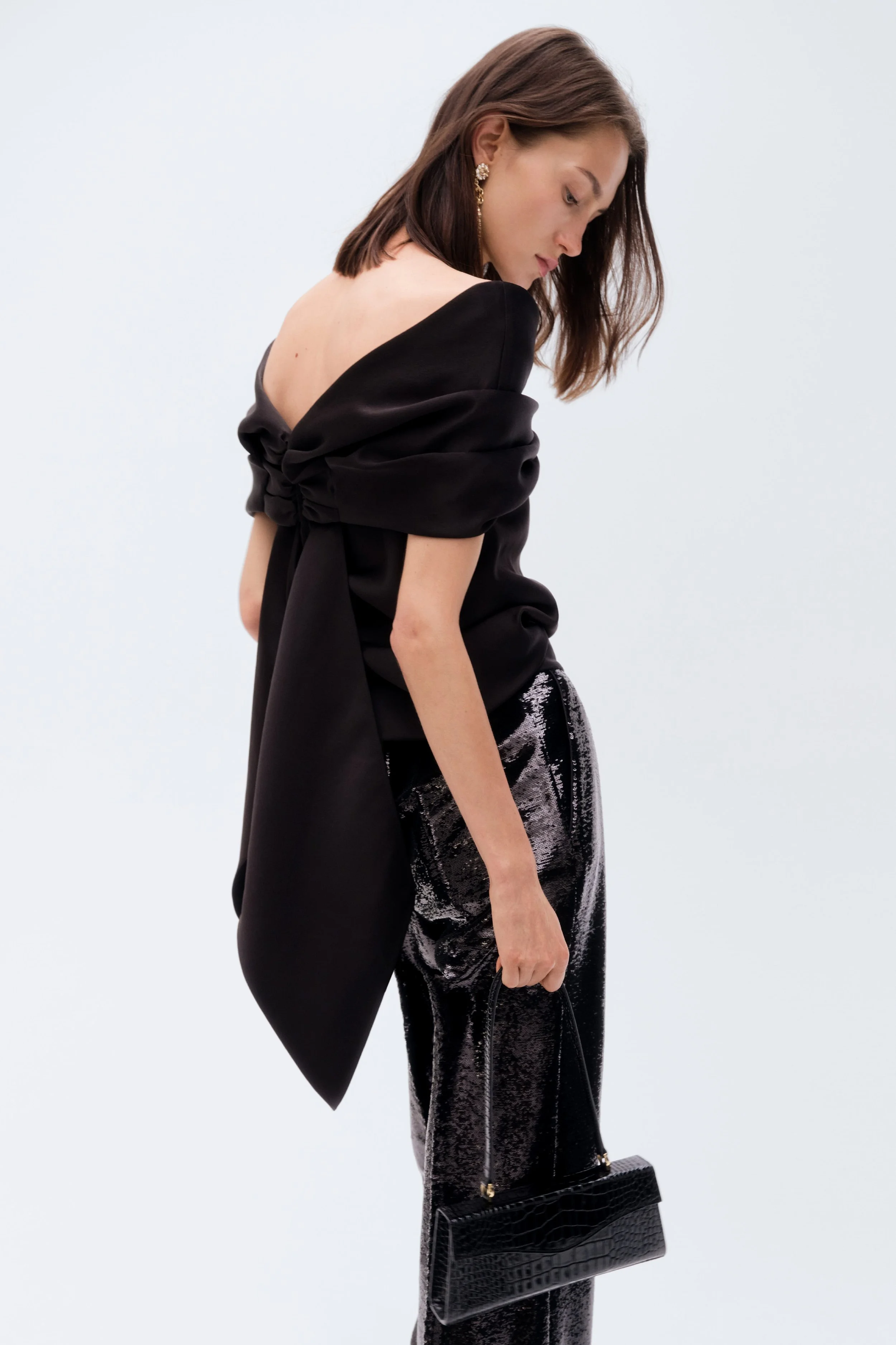 2024-ELIESAABHM-Guest-Designer-PR-Portrait-Image-2x3-sRGB-300ppi-034 (1).jpg