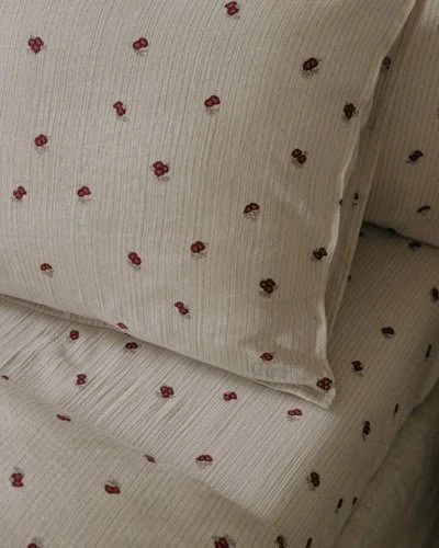 rosehip-bed-set-garbo-and-friends3.jpg