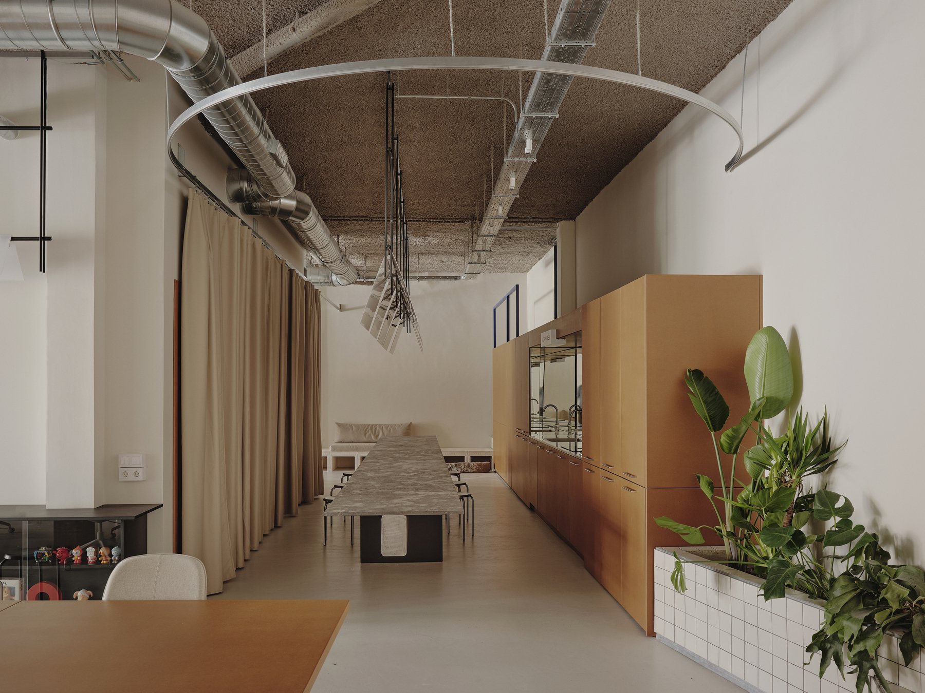 Studio Sornells 21 open workspace with minimalist design and natural light