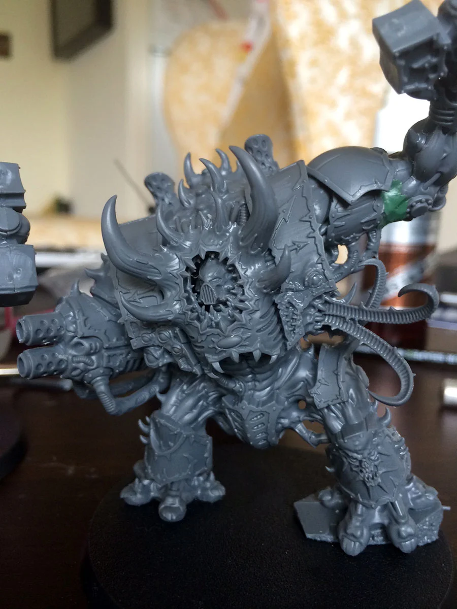 helbrute_mayhem_pack_chaos_3.jpg
