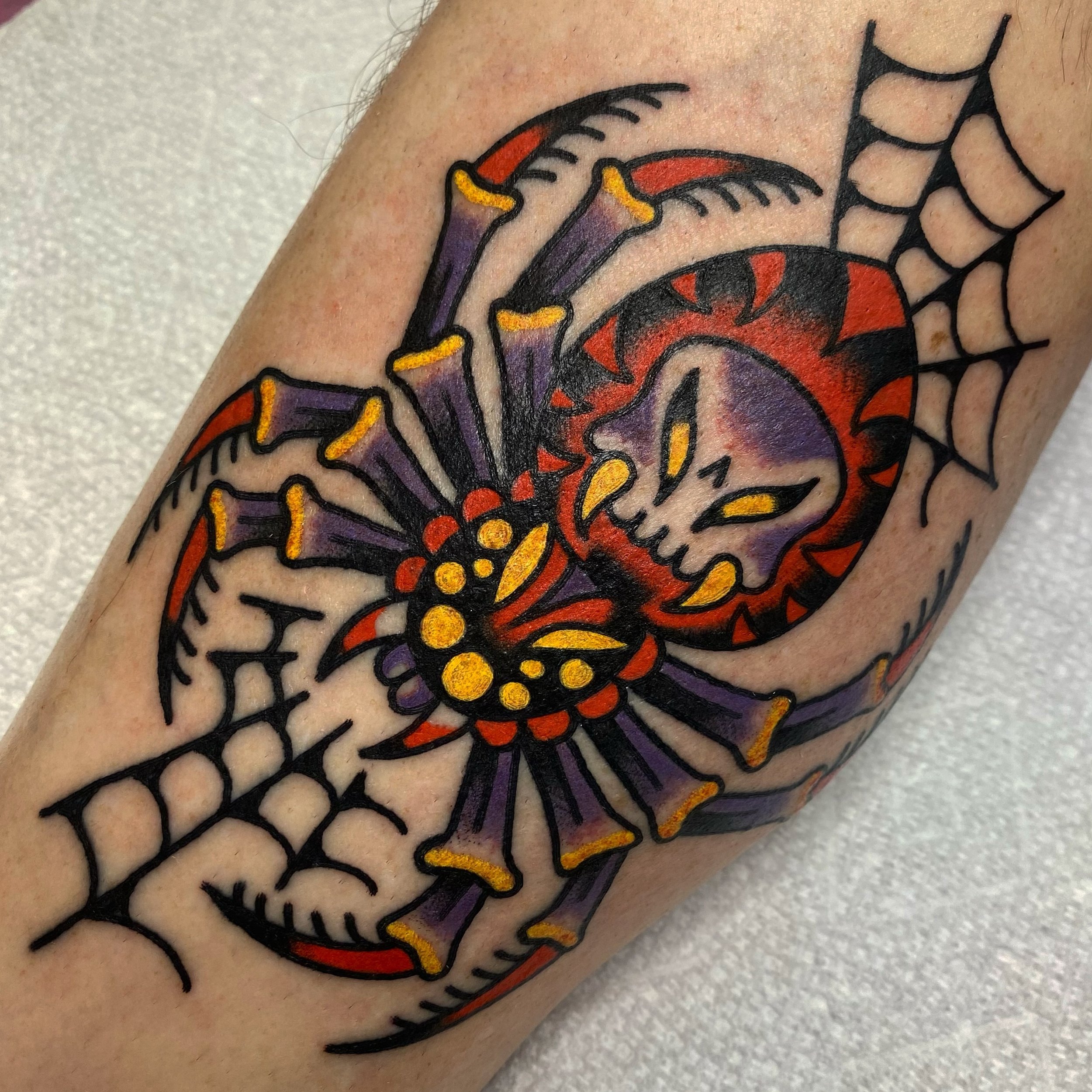 spider 🕸️

❤️ books open / walk ins thurs-mon
📍@downtowntattoolasvegas
🔗 check &lsquo;booking&rsquo; highlight to book in
‼️check spam for reply

UPCOMING GUEST SPOTS + EVENTS :

✨PHOENIX, AZ
May 18-19th
@spottedpanthertattoo
*fully booked - comme