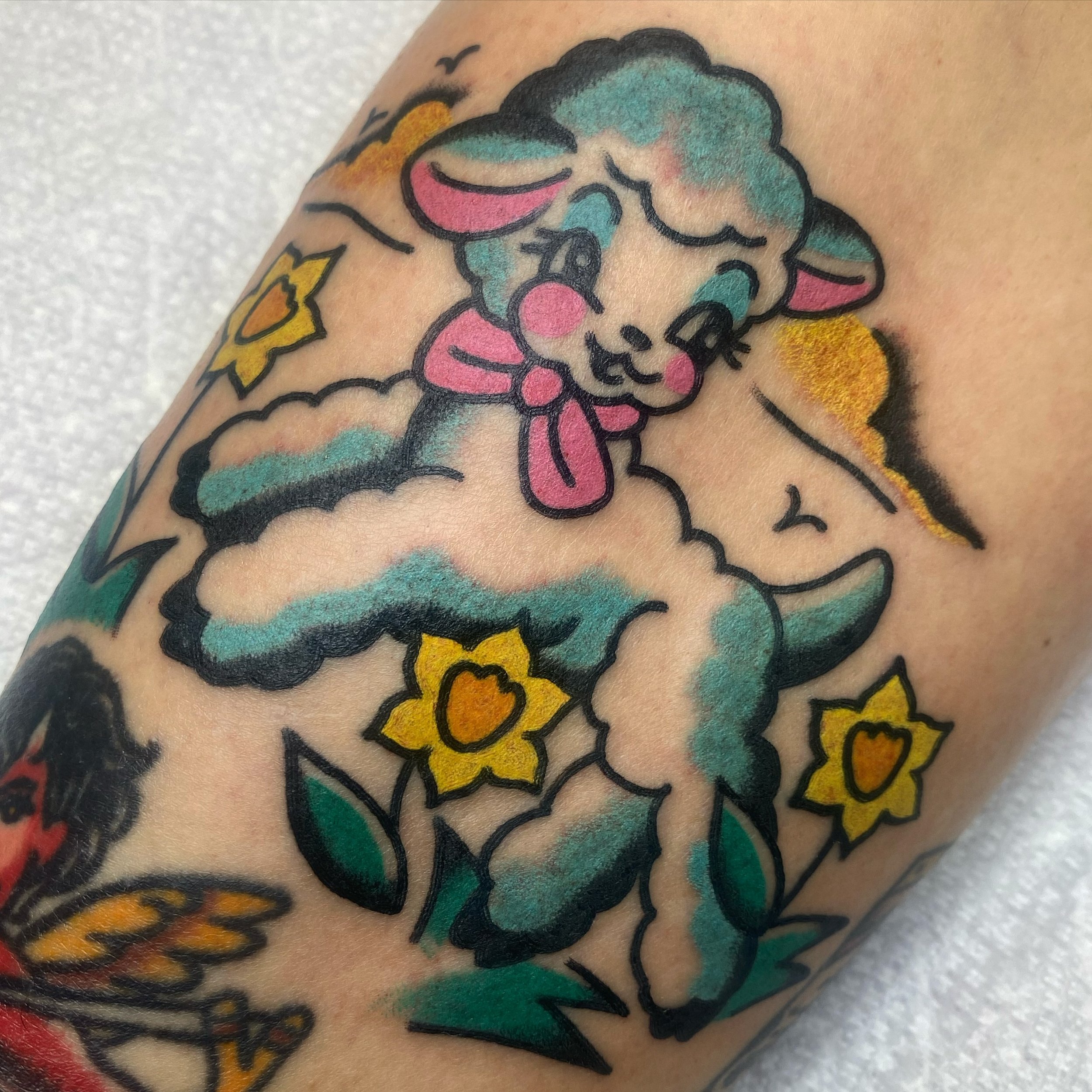 lamb for @lucky_signs 🐑🌷
go check her sign painting out 🔥🔥🔥
❤️ books open / walk ins thurs-mon
📍@downtowntattoolasvegas
🔗 check &lsquo;booking&rsquo; highlight to book in
‼️check spam for reply

UPCOMING GUEST SPOTS + EVENTS :

✨PHOENIX, AZ
Ma