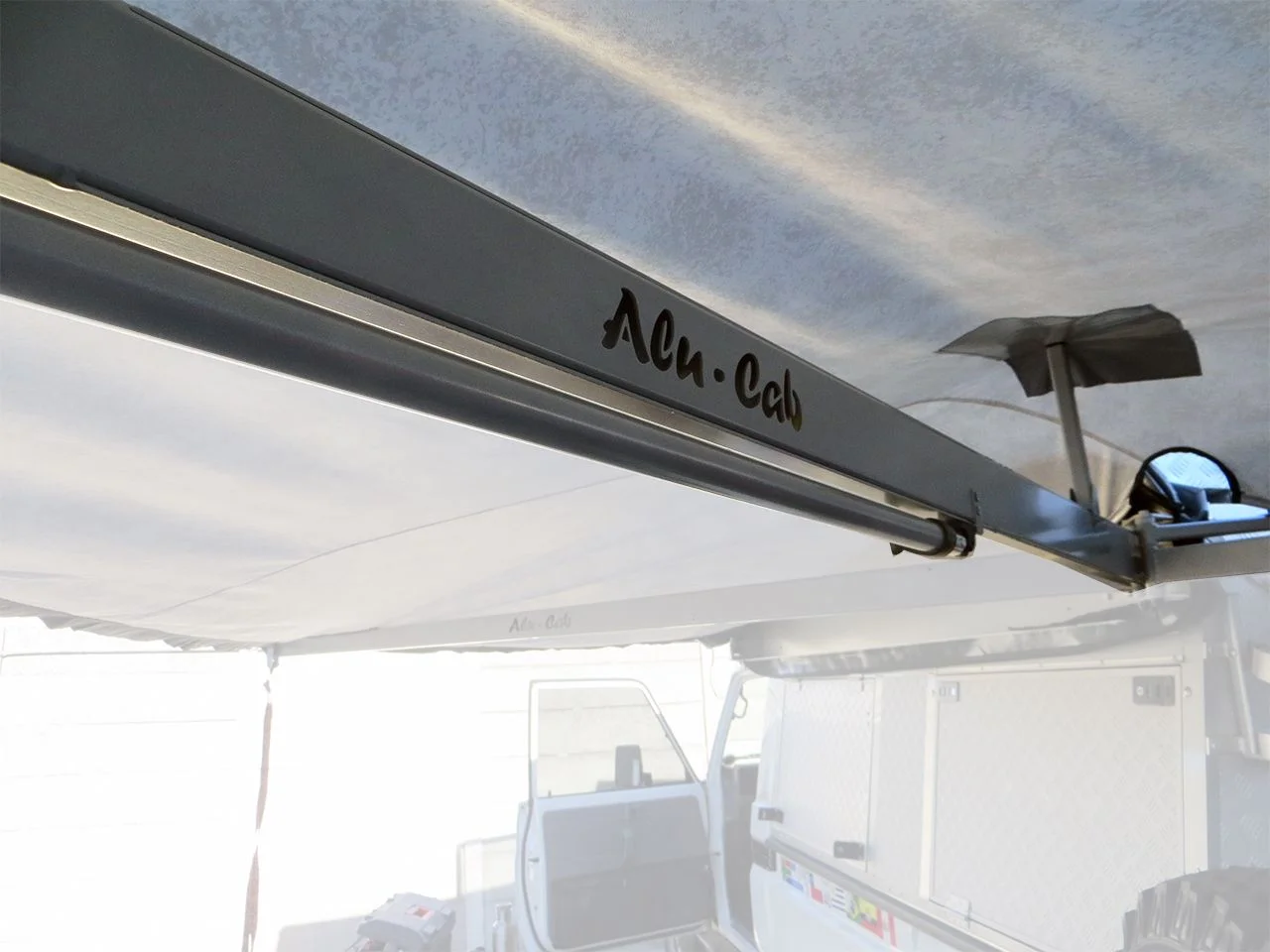 shadow-awning---stabilizing-leg_7404.jpg