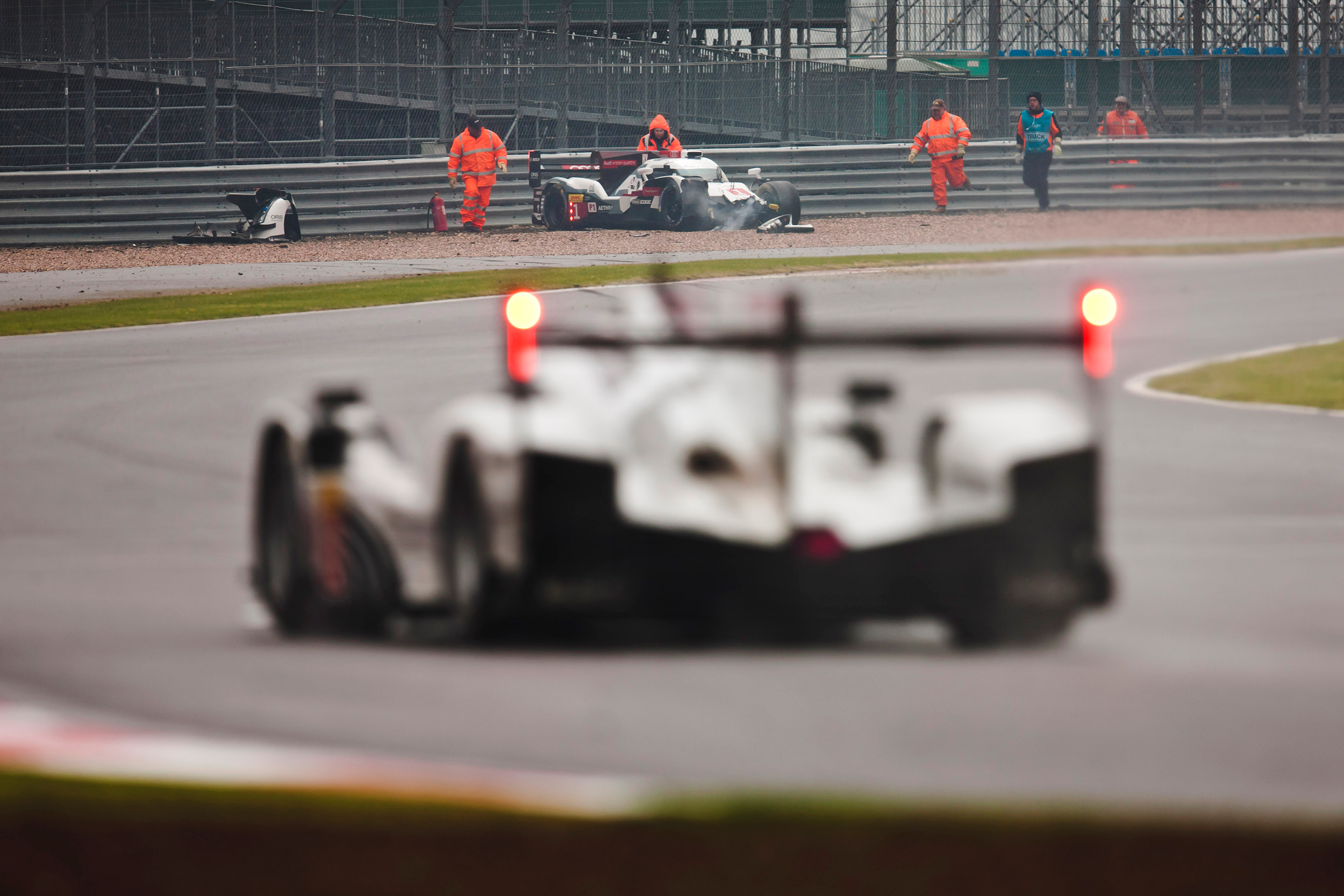 #1 Audi crashes out of the race